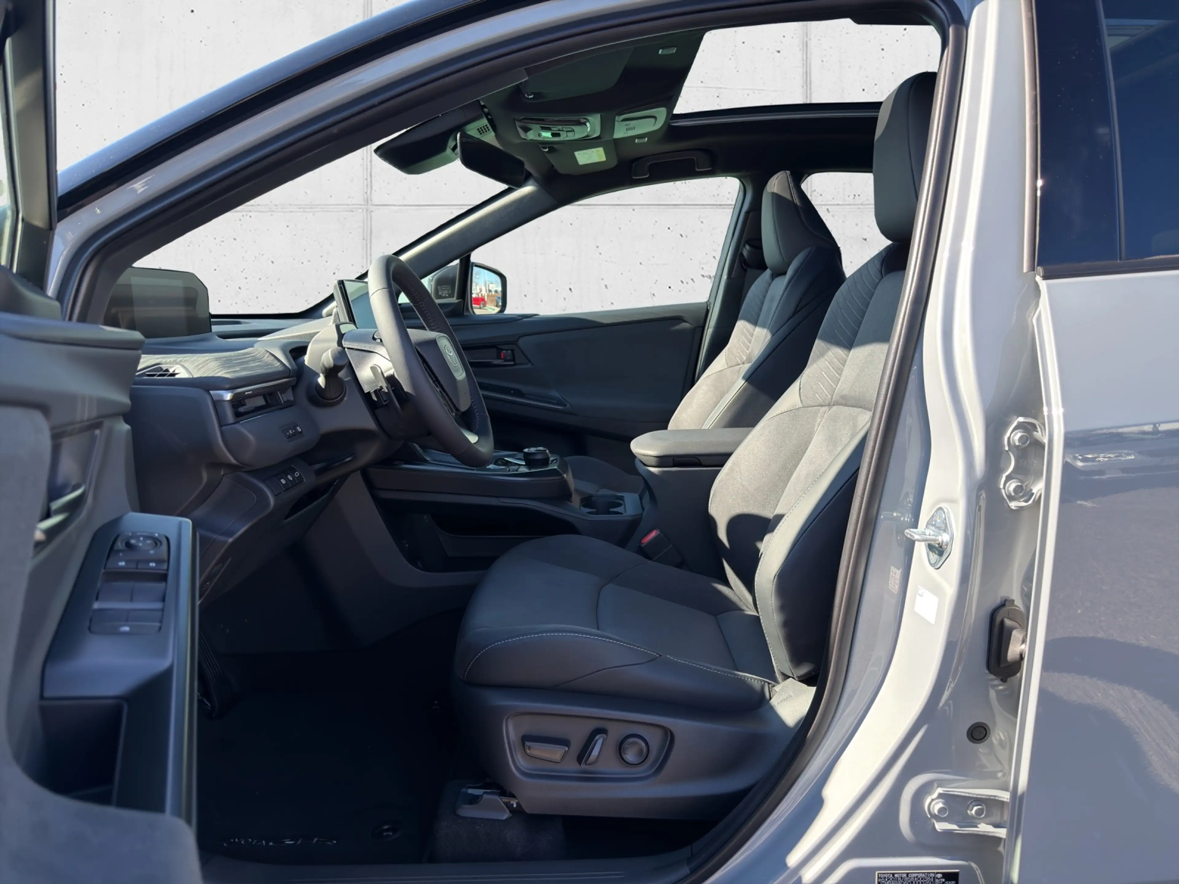 Toyota C-HR + Elektrik AWD Lounge - 501km Reichweite 5t. — photo 7
