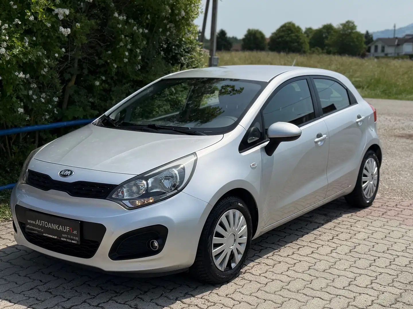 Kia Rio Attract **Serive Neu** Grau - 2