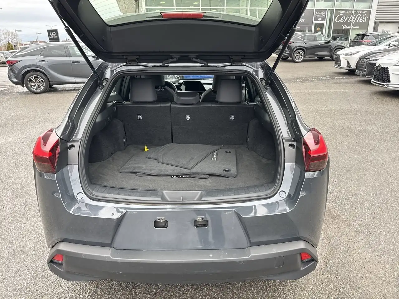 Lexus UX снимка Lexus UX