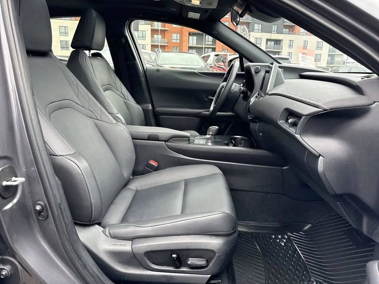 Lexus UX снимка Lexus UX
