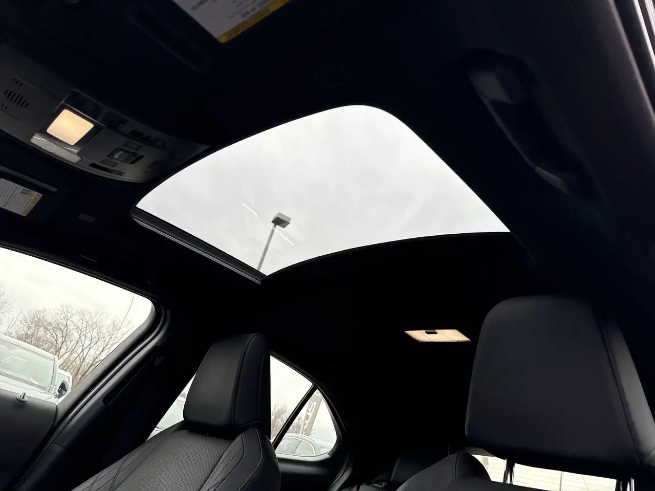 Lexus UX снимка Lexus UX