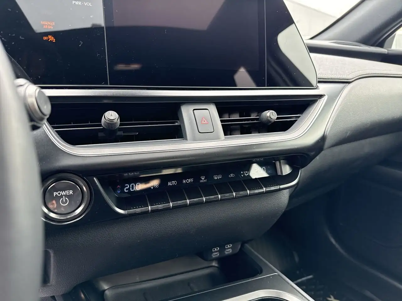 Lexus UX снимка Lexus UX