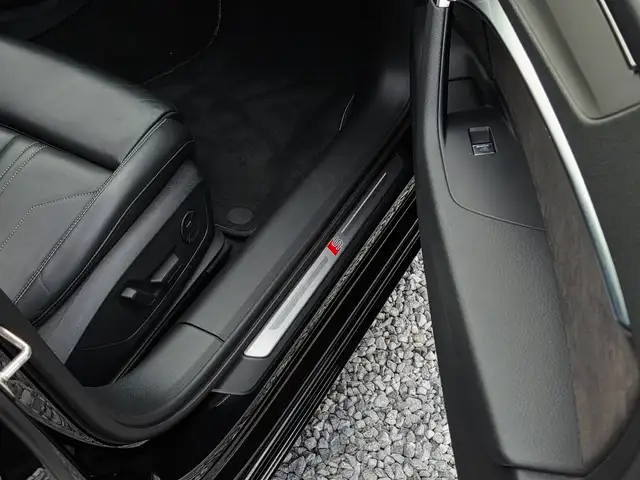 Audi A6 view 11