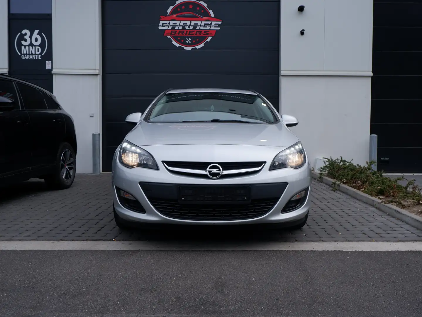 Opel Astra Sports Tourer 1.6 CDTi ECOTEC D Dynamic Start/Stop Zilver - 2