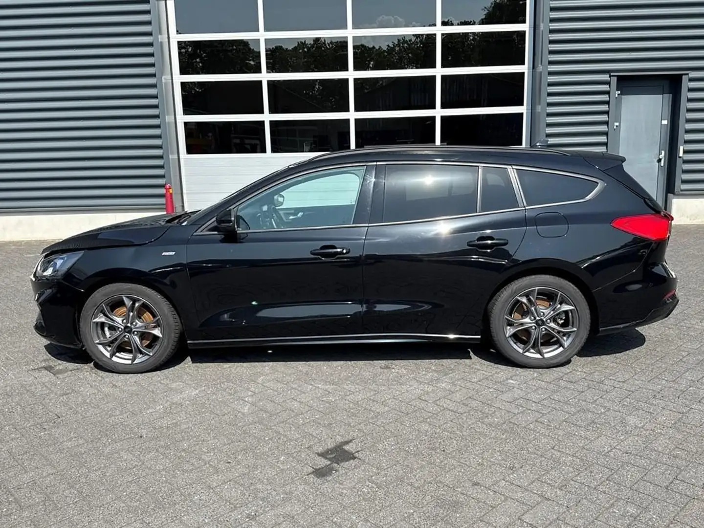Ford Focus Wagon 1.0 EcoBoost Hybrid ST Line Business Schwarz - 2