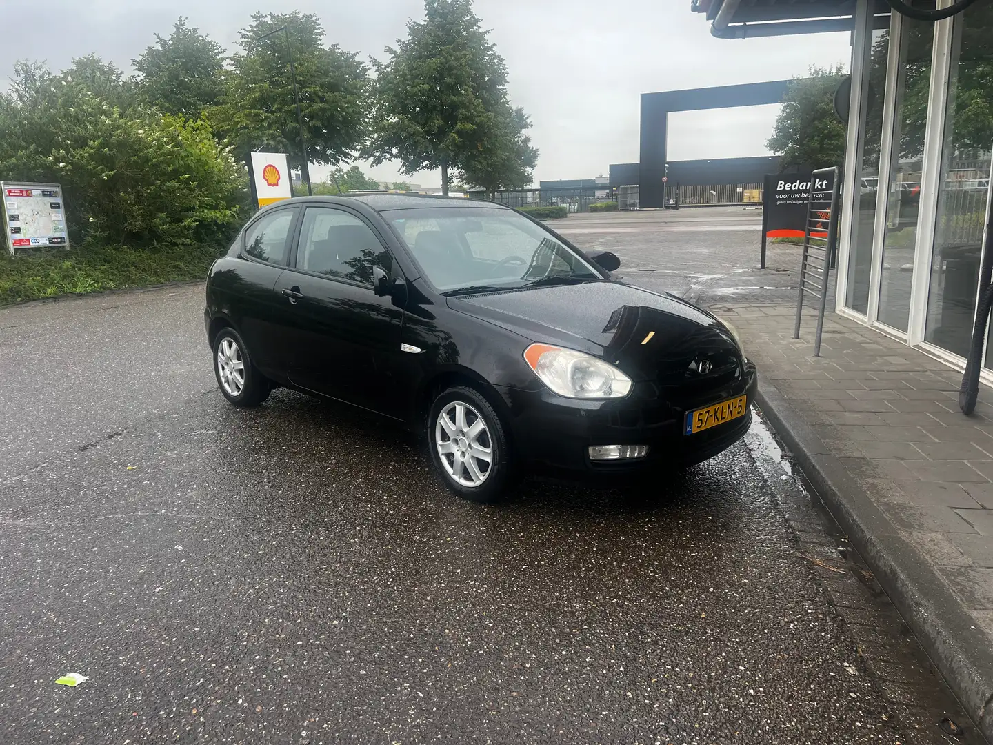 Hyundai ACCENT ACCENT 1.4i Dynamic Joy Schwarz - 1