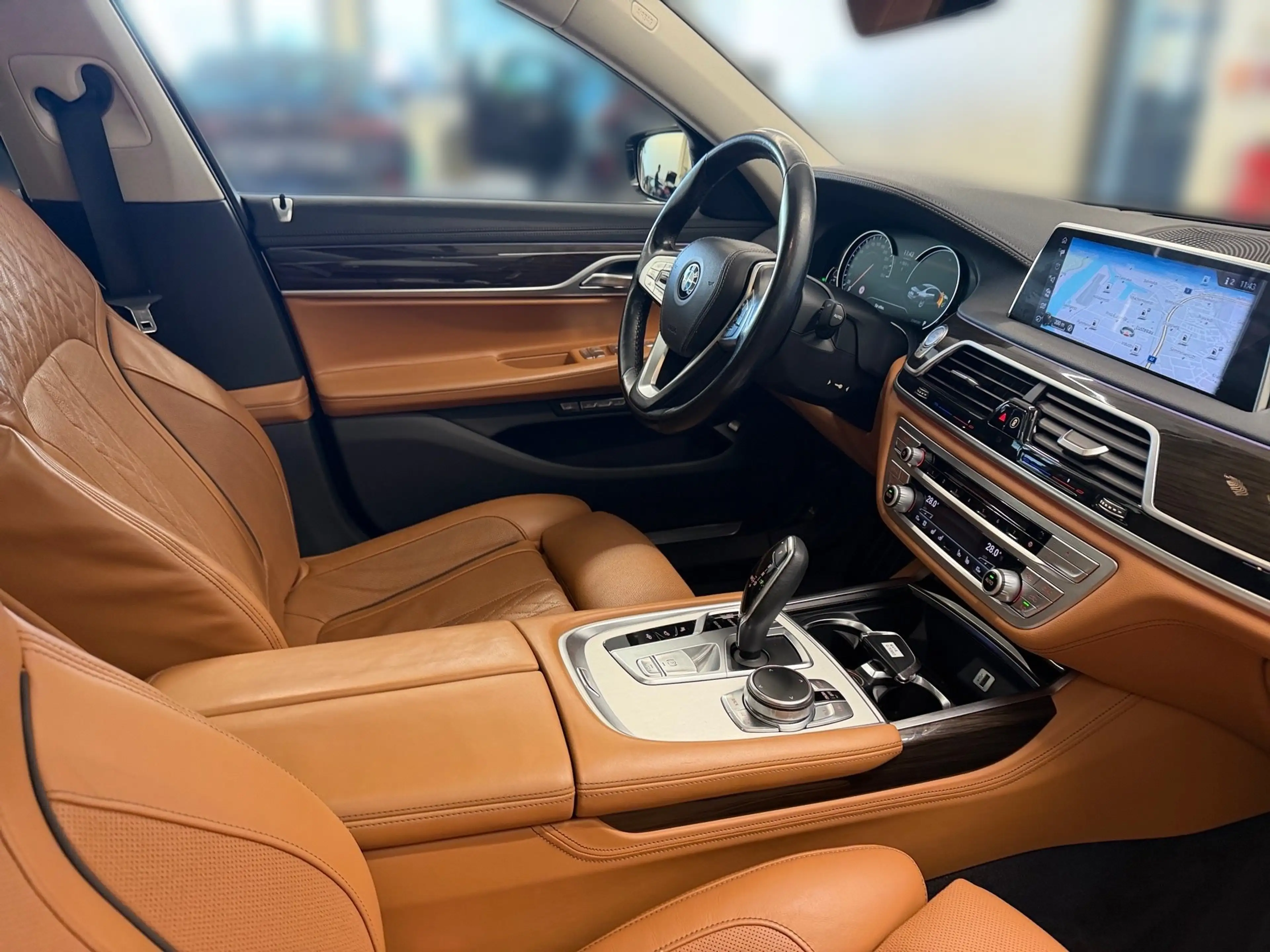BMW 730 d xDrive — photo 13