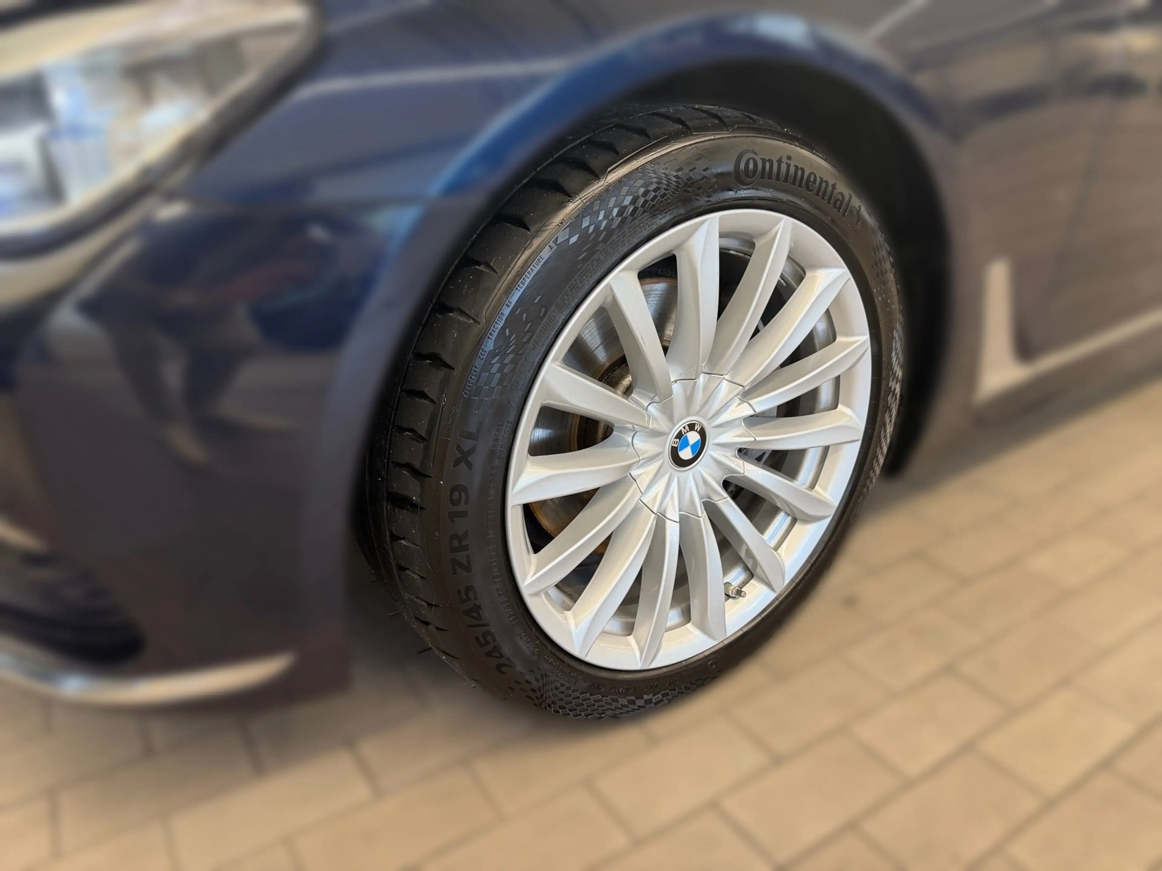 BMW 730 d xDrive — photo 3