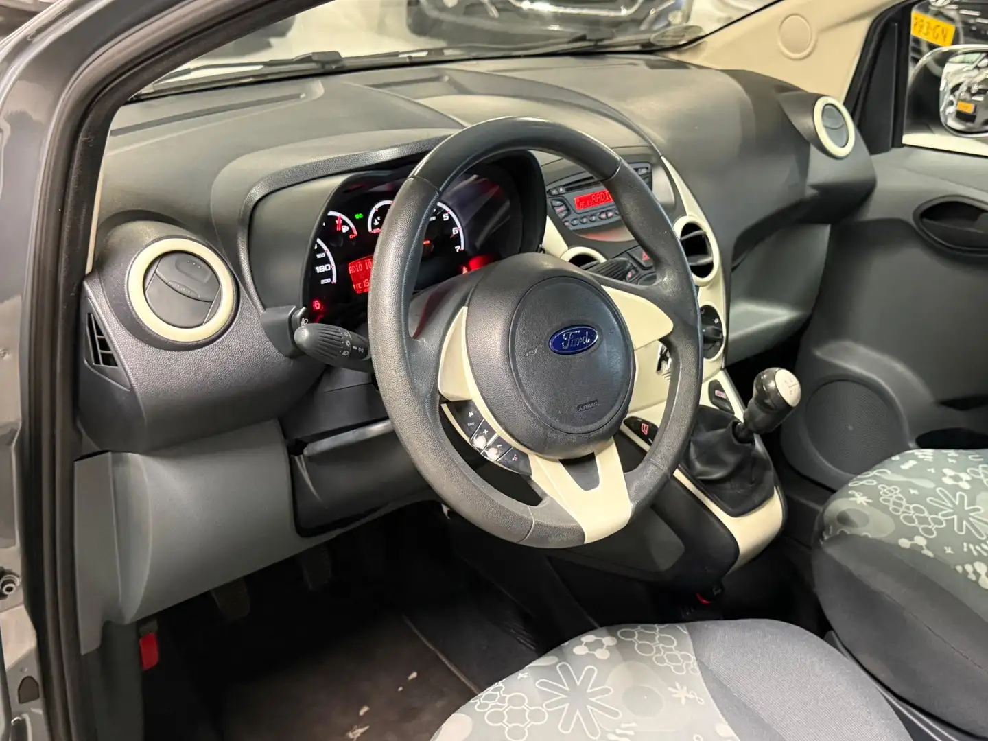 Ford Ka/Ka+ 1.2 Titanium X start/stop |Airco|New APK! Grau - 2