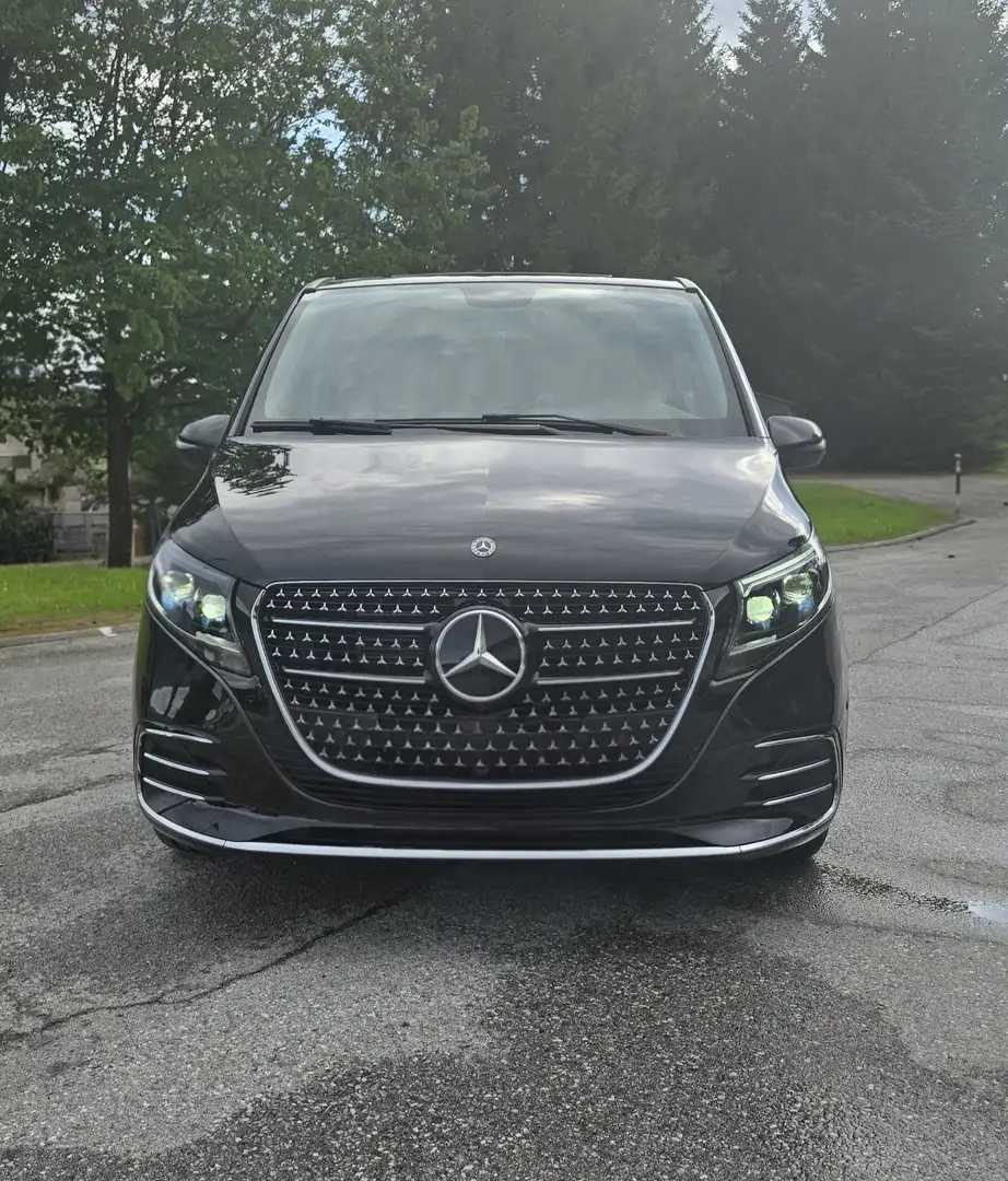 Mercedes-Benz V 220 d extralang Aut. Schwarz - 2