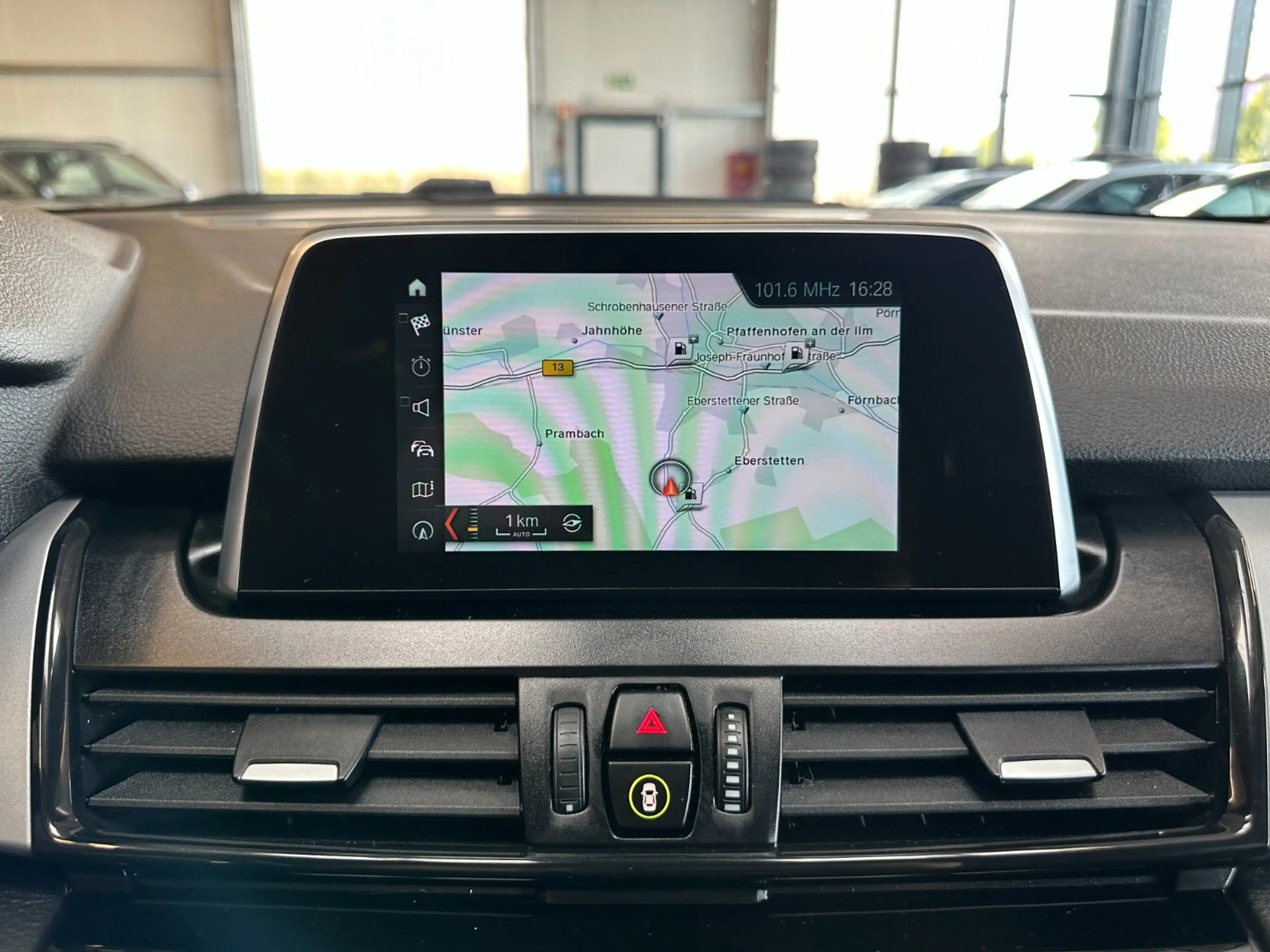 BMW 218 218 *AHK*NAV*7-SITZER*2-ZONEN*PDC(CAM)* — photo 14
