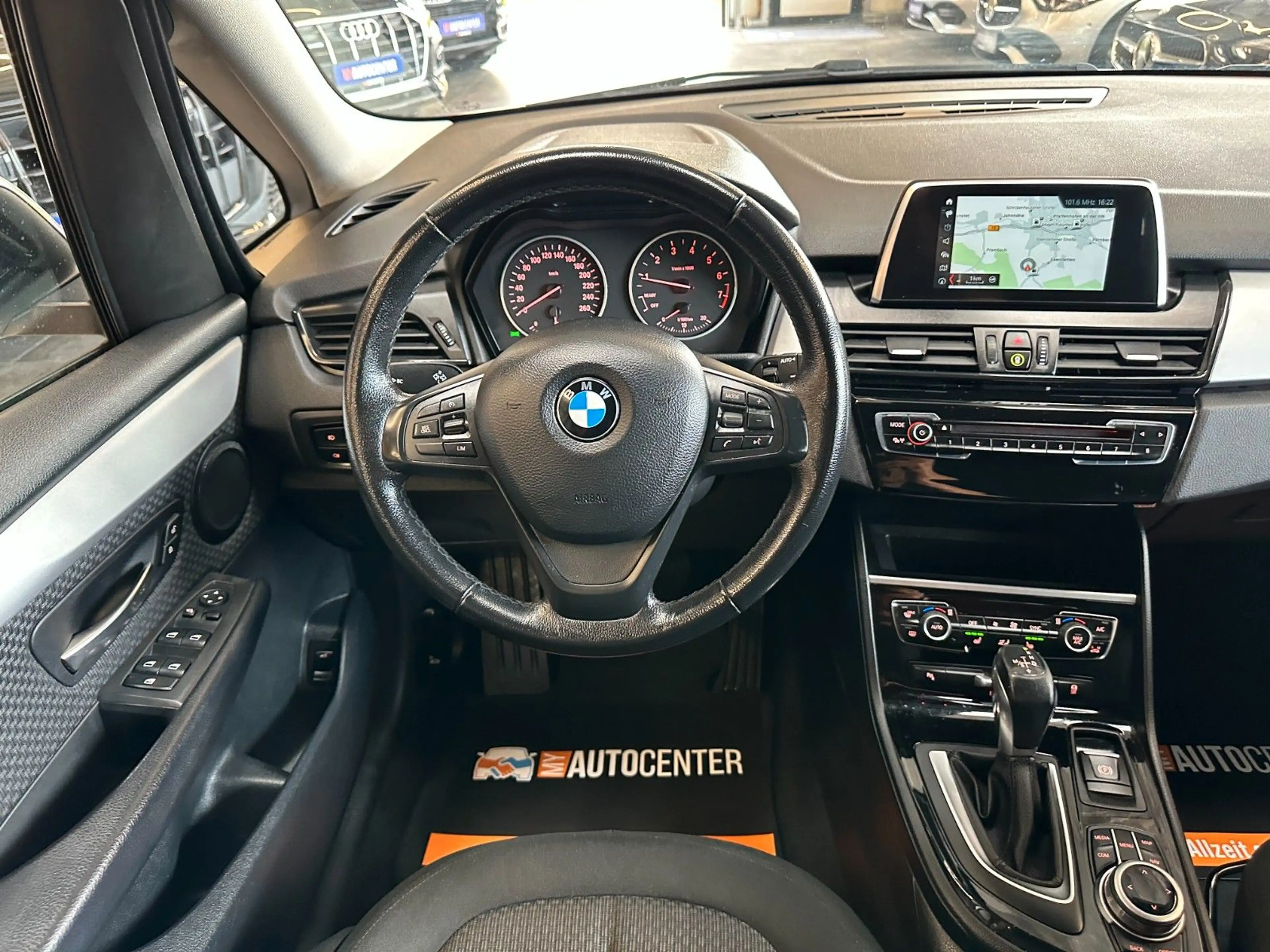 BMW 218 218 *AHK*NAV*7-SITZER*2-ZONEN*PDC(CAM)* — photo 7