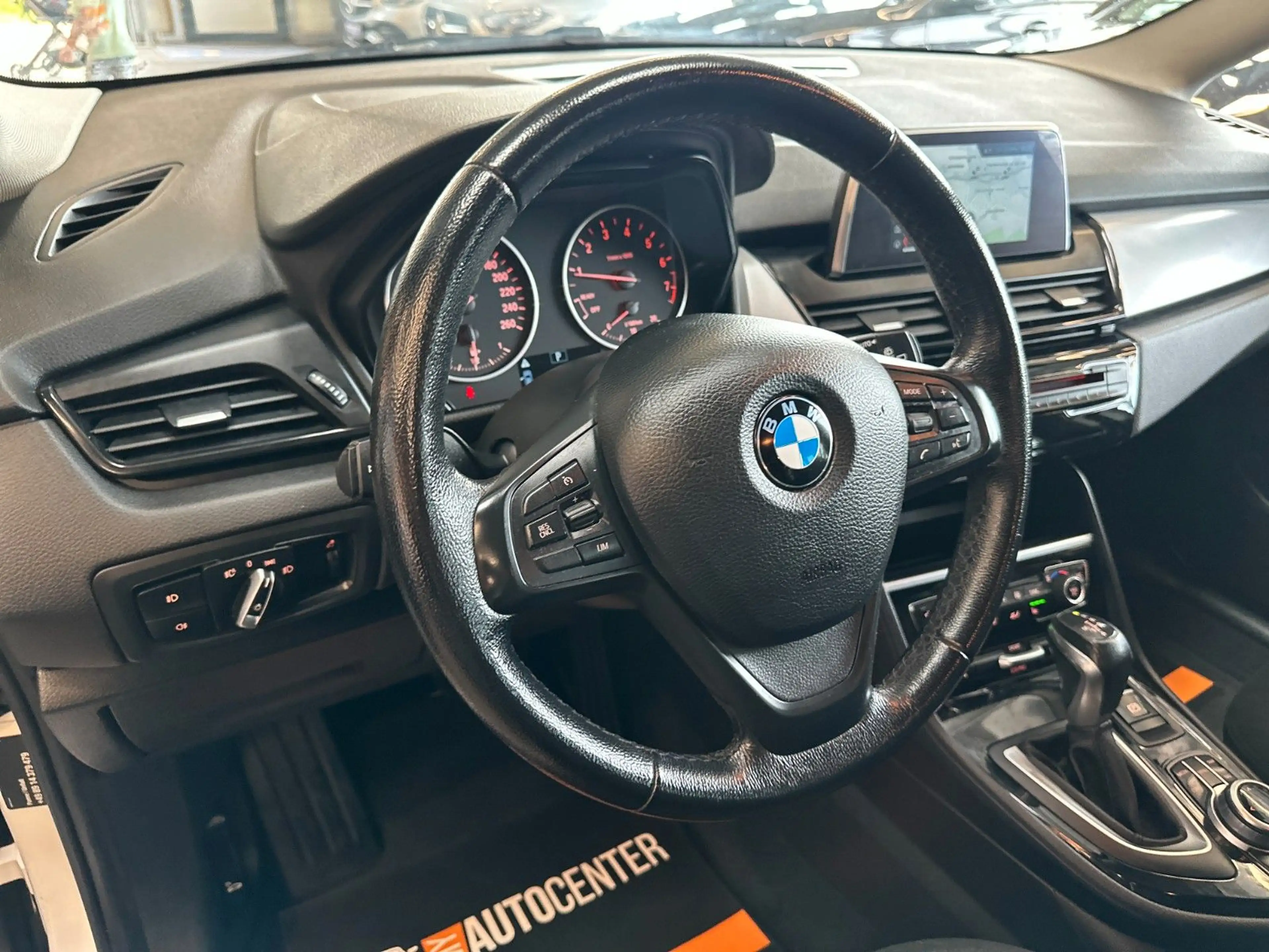 BMW 218 218 *AHK*NAV*7-SITZER*2-ZONEN*PDC(CAM)* — photo 11