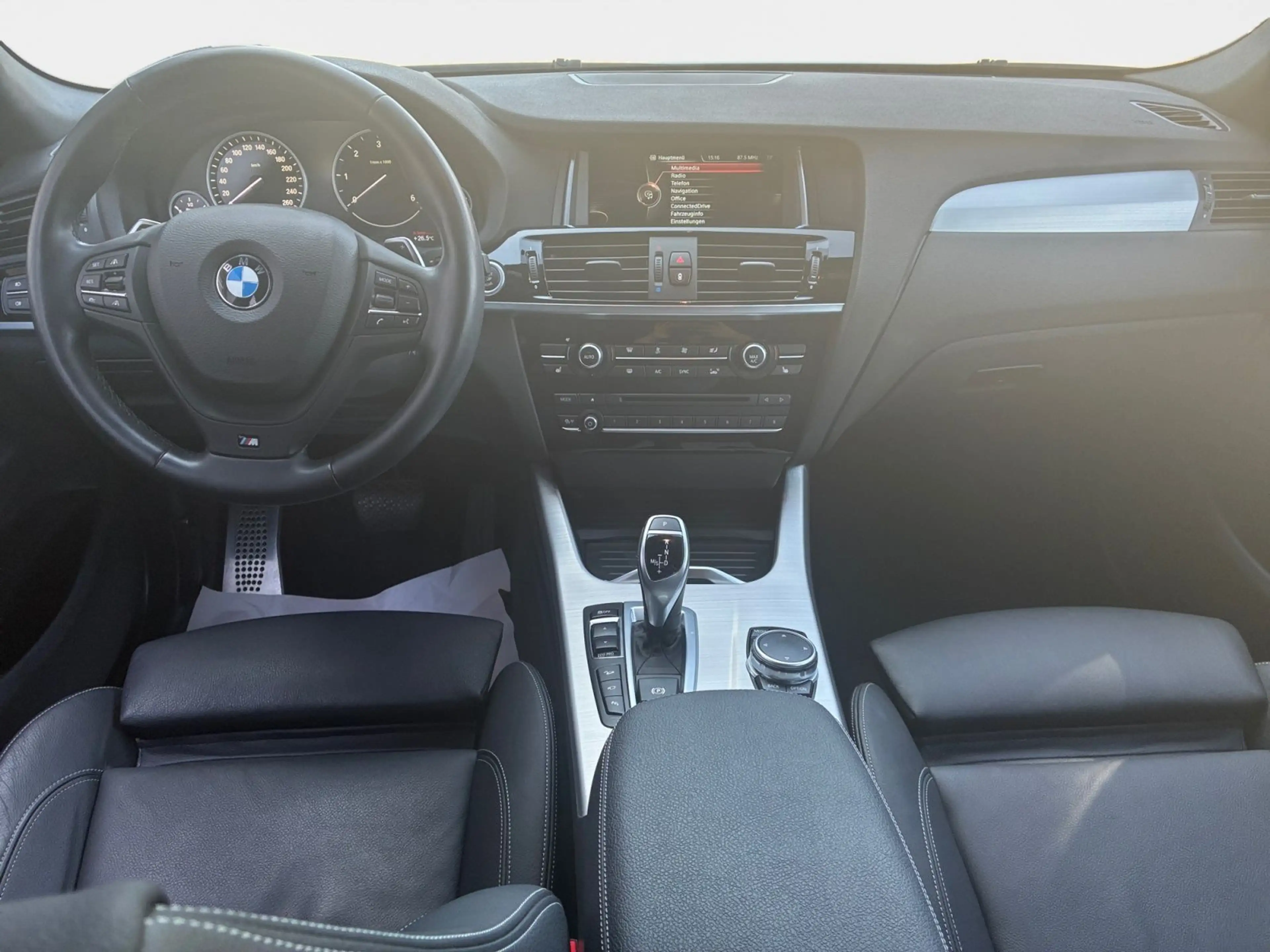 BMW X4 xDrive 35d AHK Navi Leder Schiebedach — photo 10