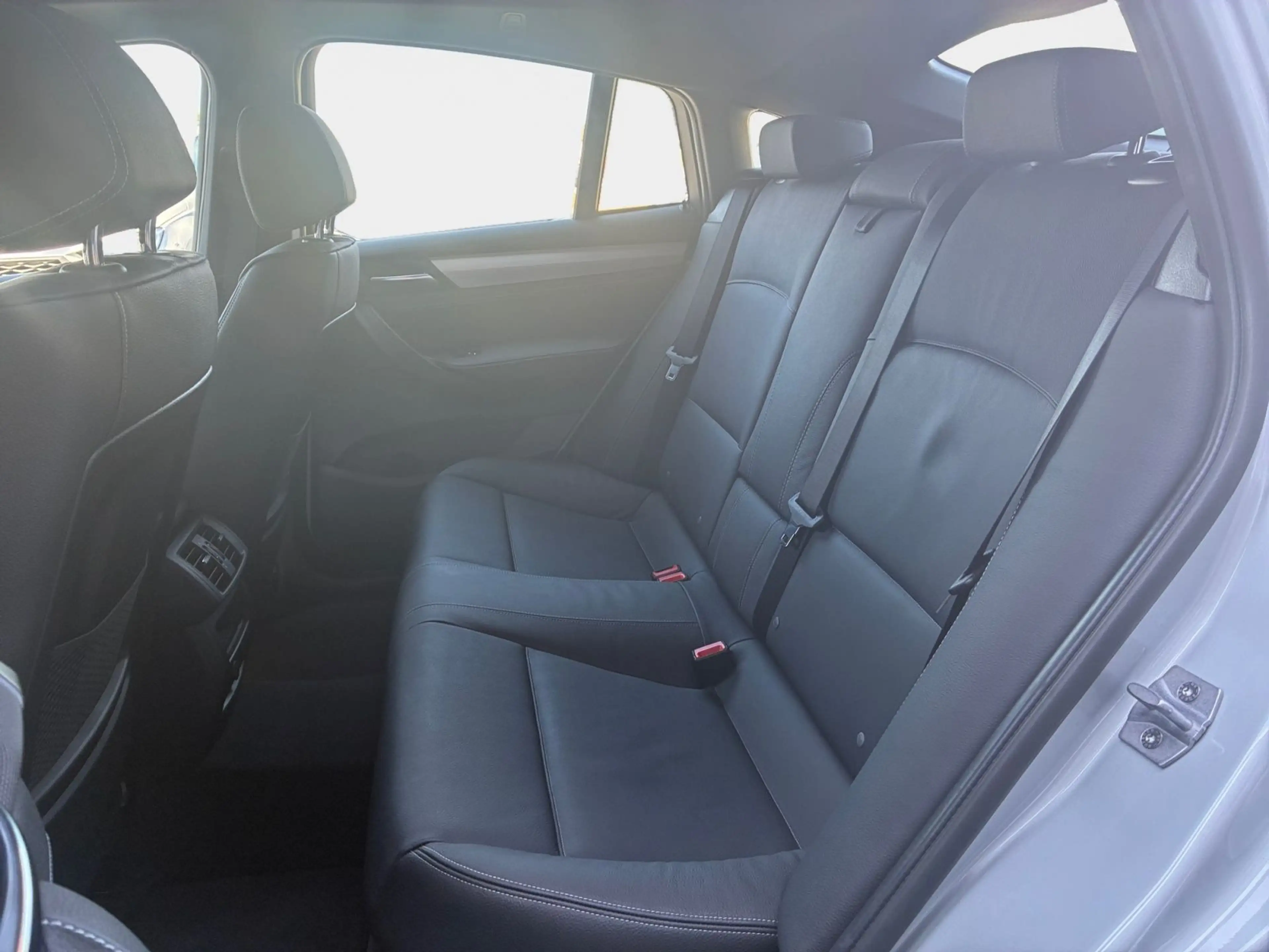 BMW X4 xDrive 35d AHK Navi Leder Schiebedach — photo 13