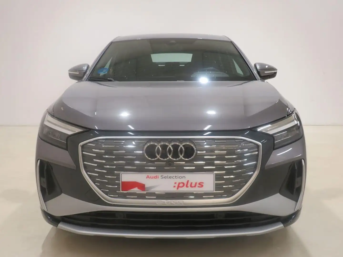 Audi Q4 e-tron Sportback 45 Genuine edition 210kW 82KWh Grau - 2