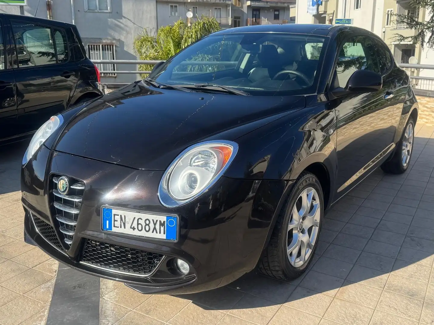 Alfa Romeo MiTo MiTo 1.3 jtdm-2 Distinctive sport pack s Noir - 1
