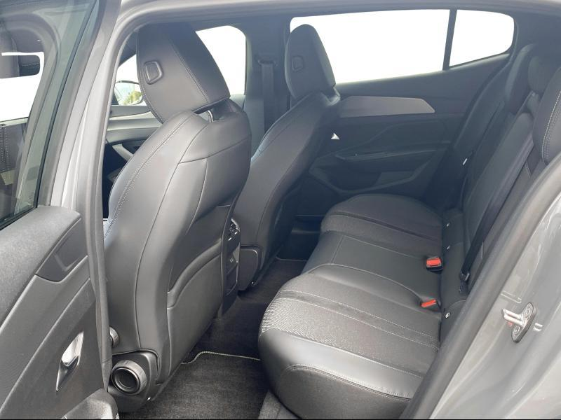 Peugeot 408 GT Hybrid 145 e-DCS6 — photo 9
