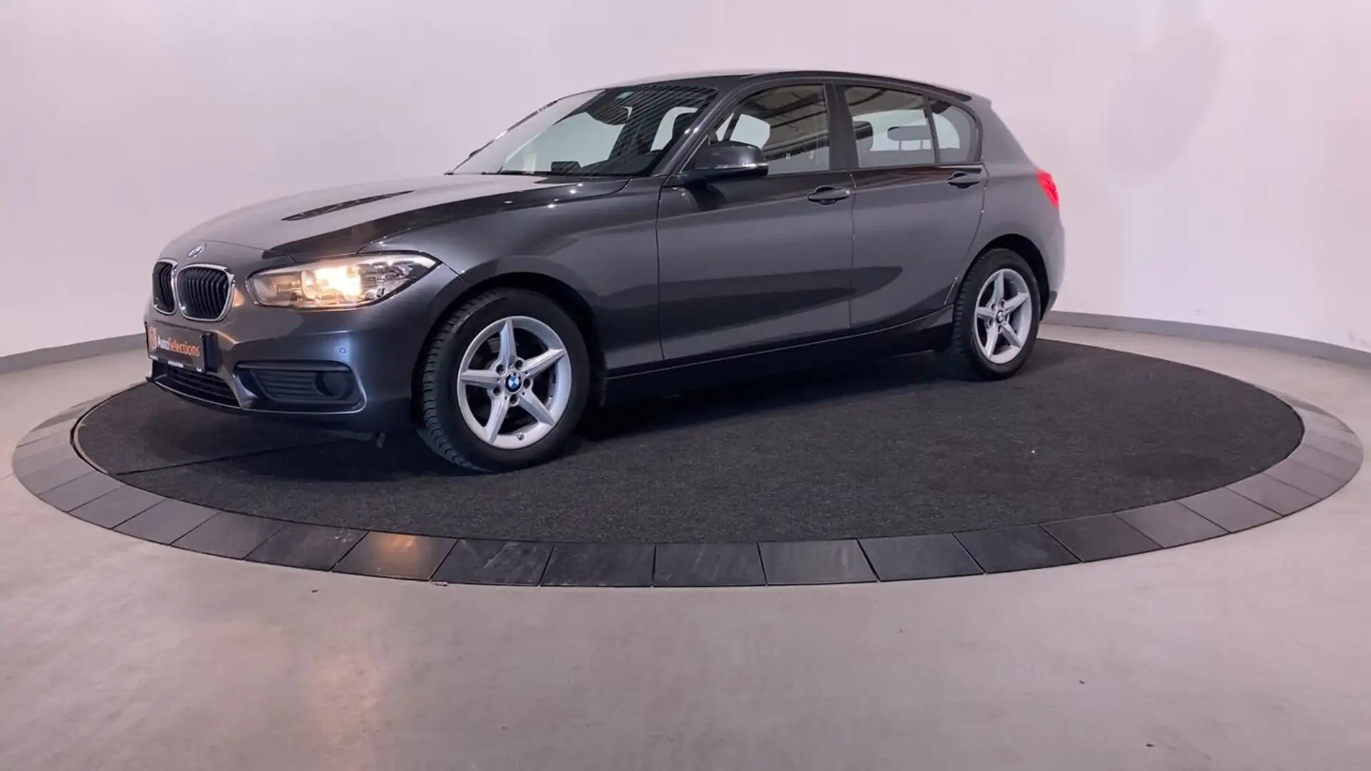 BMW 116 116I PDC V+A/Navi/Alu velgen Gris - 1