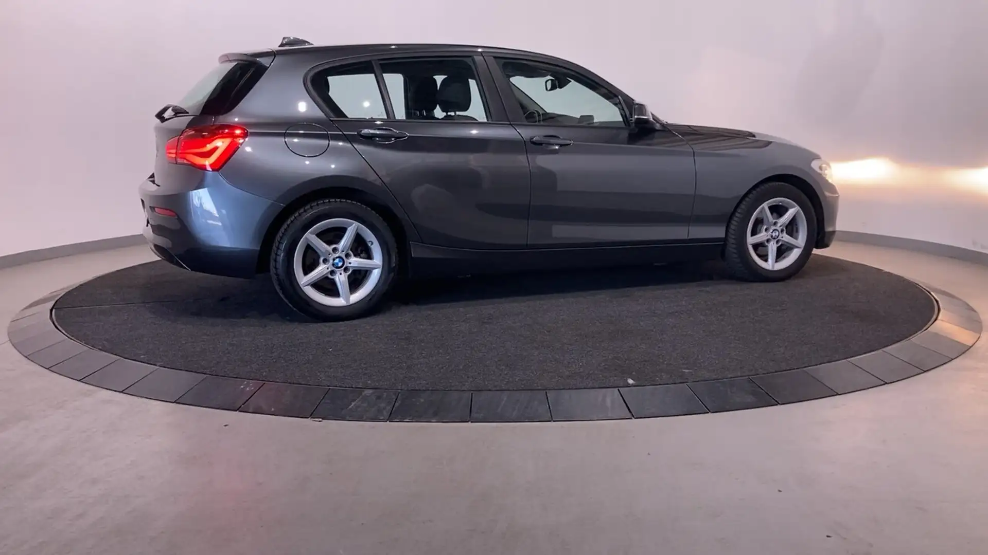 BMW 116 116I PDC V+A/Navi/Alu velgen Gris - 2