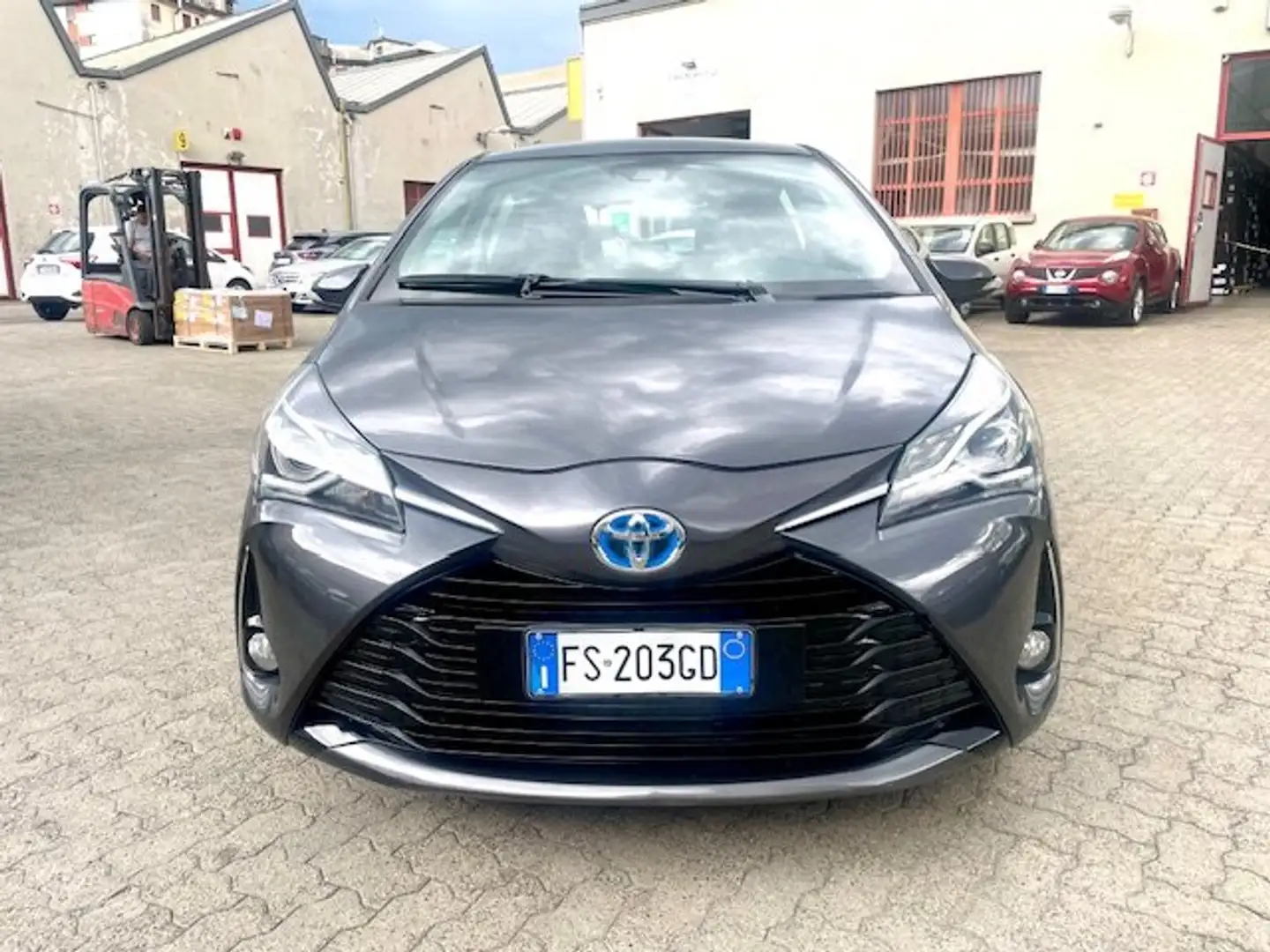 Toyota Yaris Yaris III 5p 1.5h Business Perfetta Garanzia!!! Grigio - 2