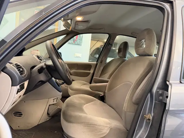 Citroen Xsara Picasso view 7