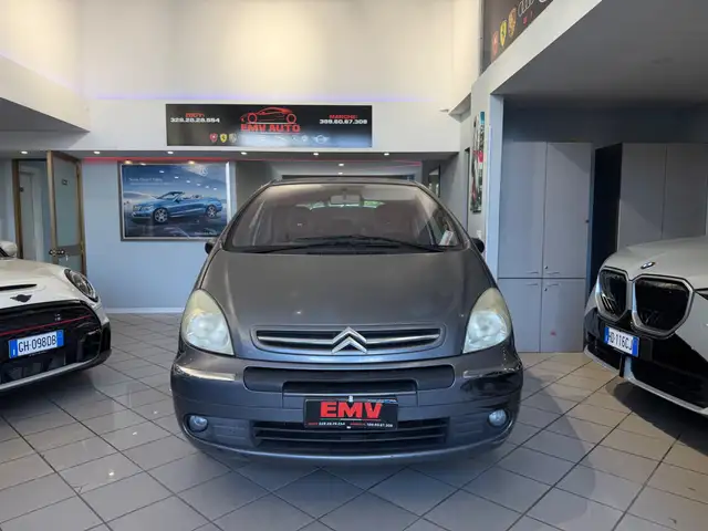 Citroen Xsara Picasso view 2