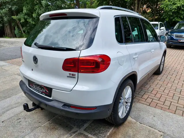 Volkswagen Tiguan view 5