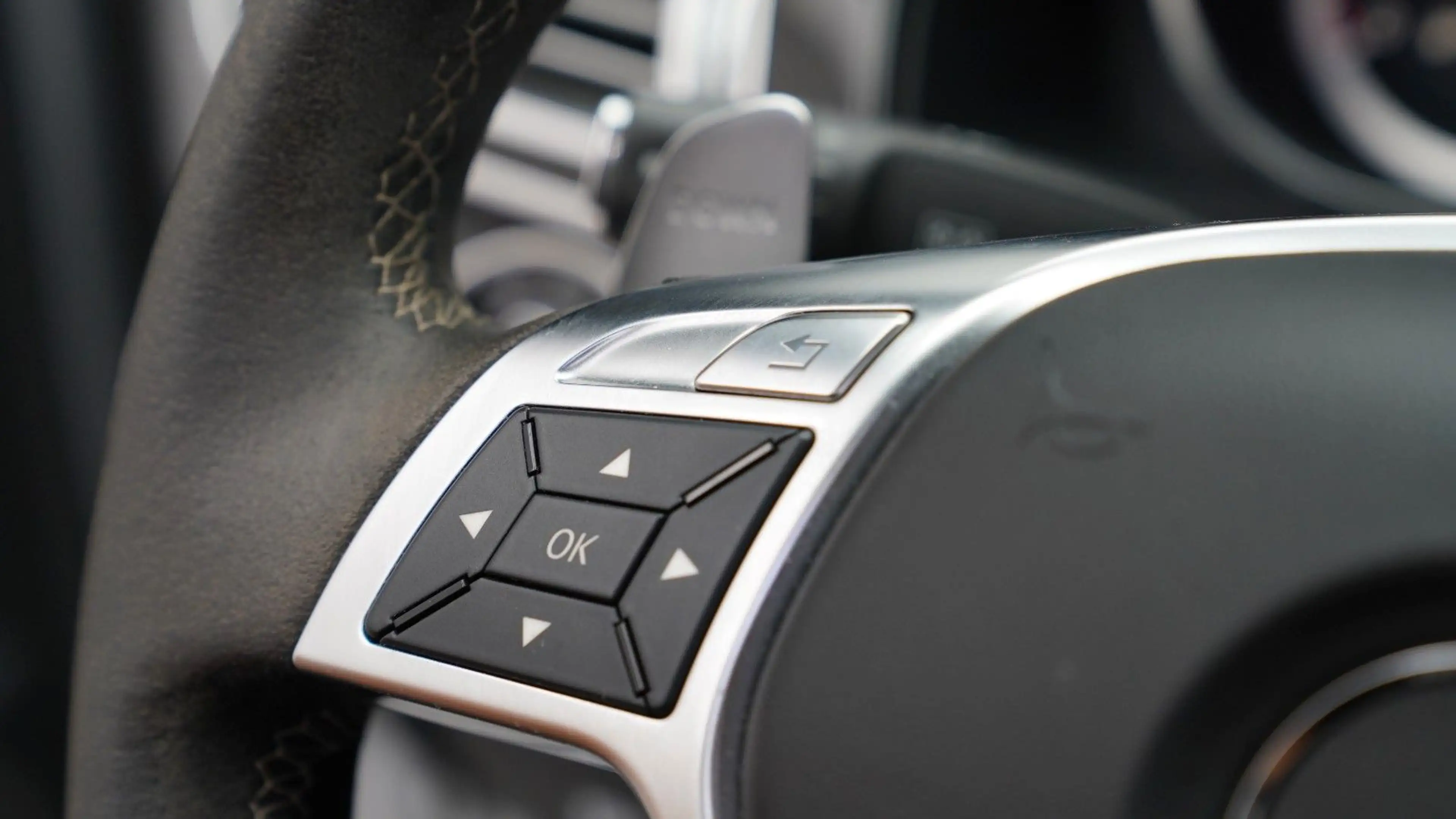 Mercedes-Benz E 63 AMG S 4Matic Limousine *HARMAN/KARDON*KAMER — photo 11