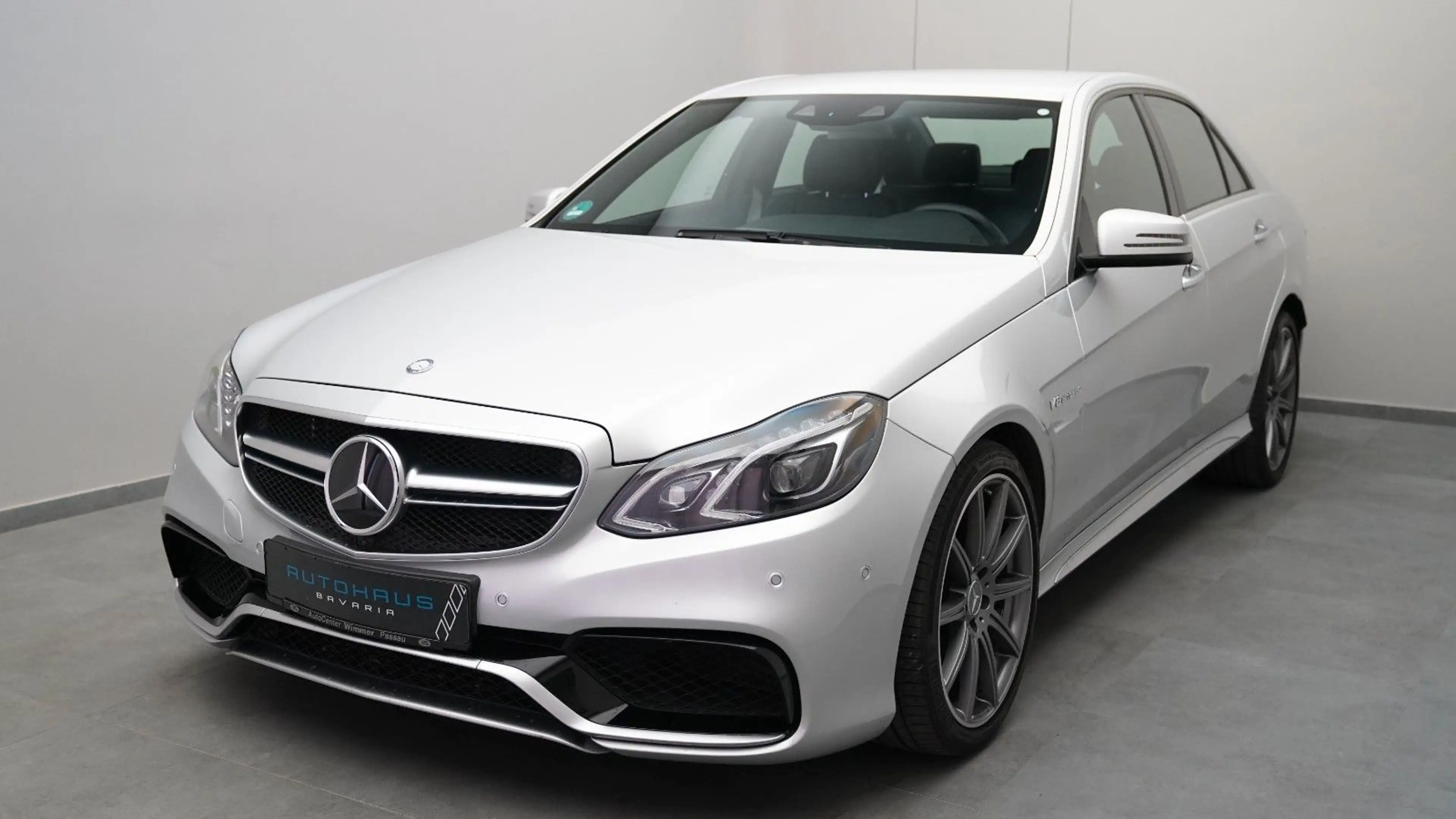 Mercedes-Benz E 63 AMG S 4Matic Limousine *HARMAN/KARDON*KAMER — photo 2
