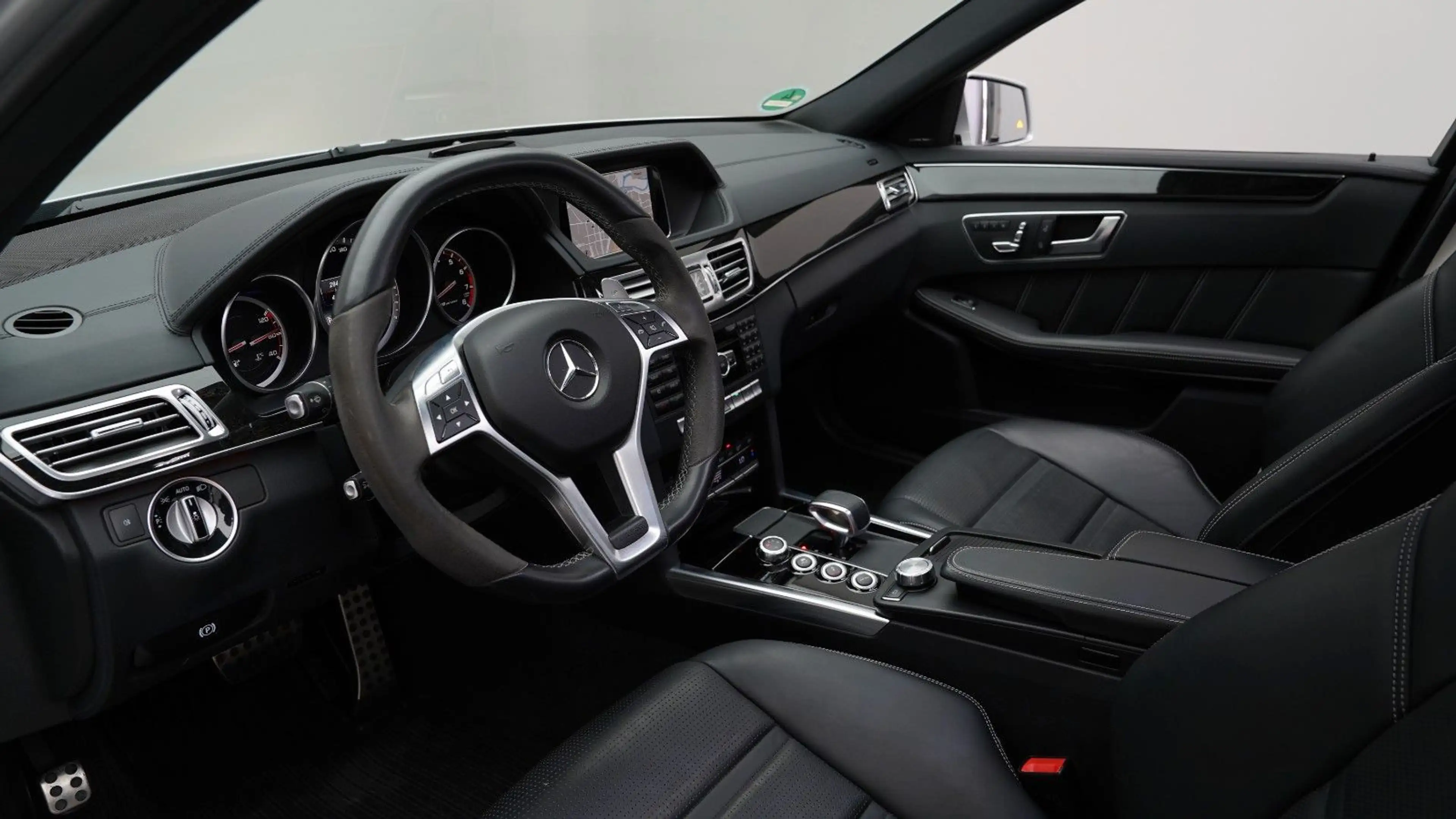 Mercedes-Benz E 63 AMG S 4Matic Limousine *HARMAN/KARDON*KAMER — photo 8