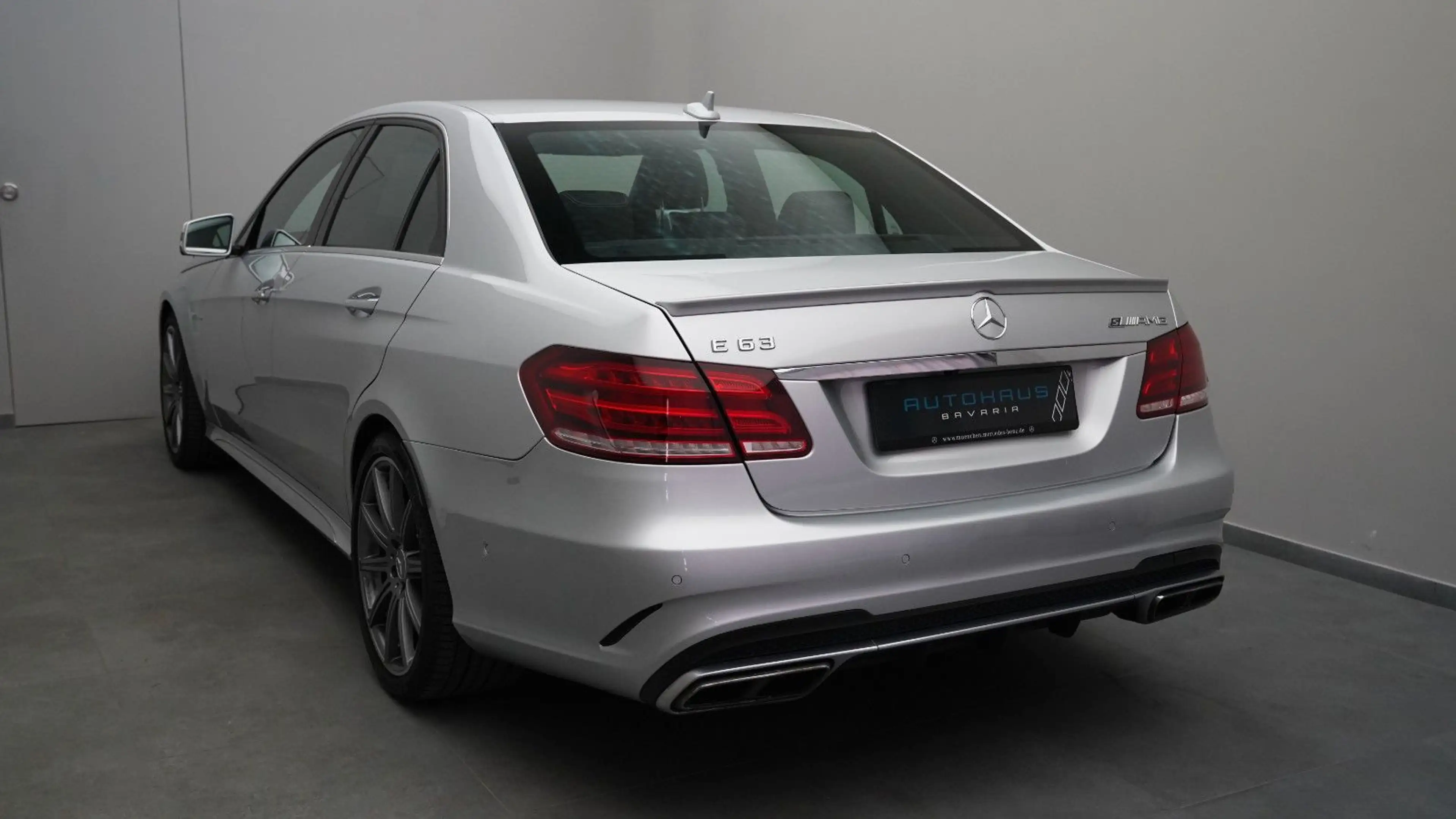 Mercedes-Benz E 63 AMG S 4Matic Limousine *HARMAN/KARDON*KAMER — photo 5