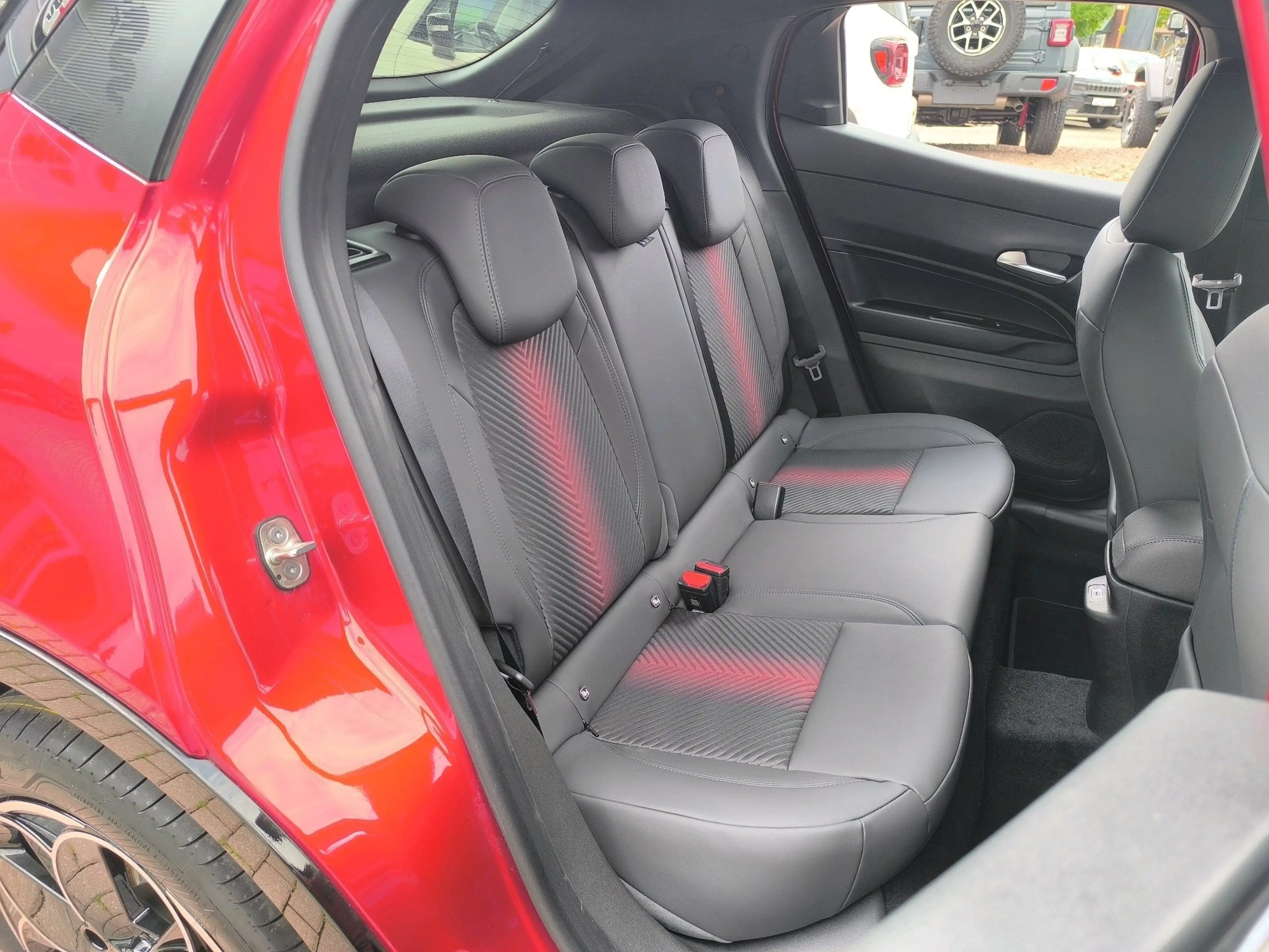 Alfa Romeo Junior Ibrida 1.2 VGT 48V-Hybrid 107 kW Q4 — photo 12