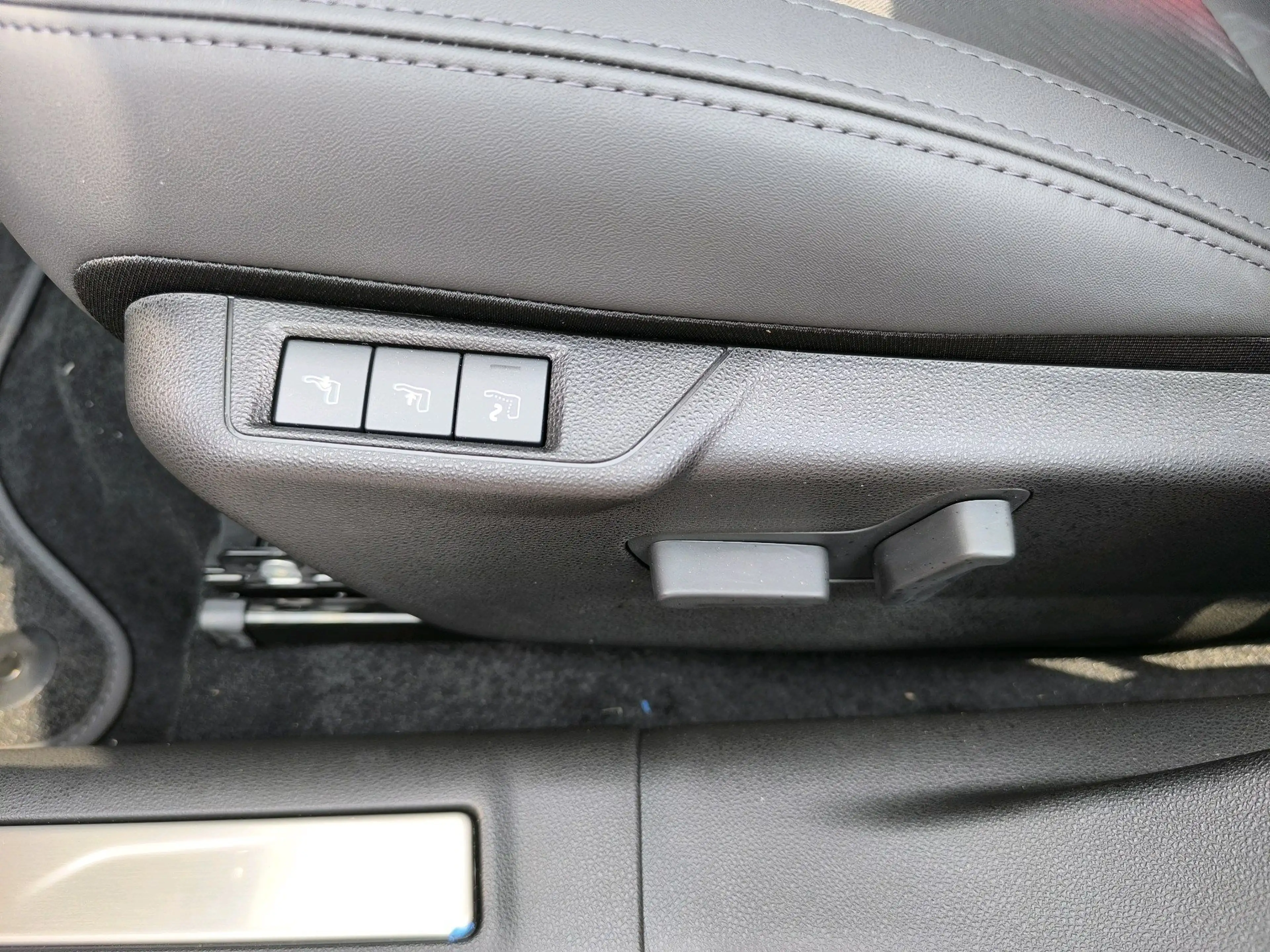 Alfa Romeo Junior Ibrida 1.2 VGT 48V-Hybrid 107 kW Q4 — photo 14