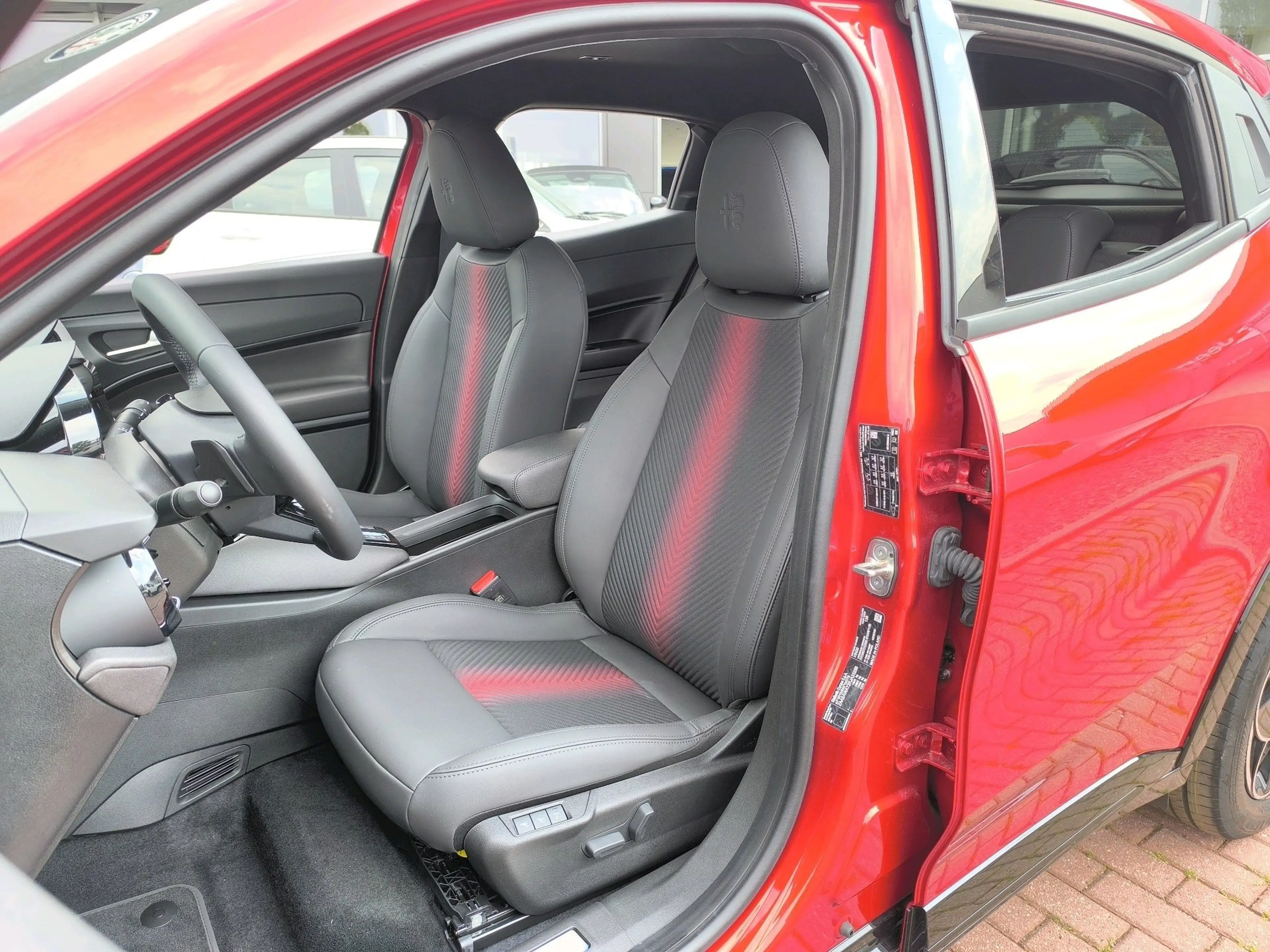 Alfa Romeo Junior Ibrida 1.2 VGT 48V-Hybrid 107 kW Q4 — photo 10