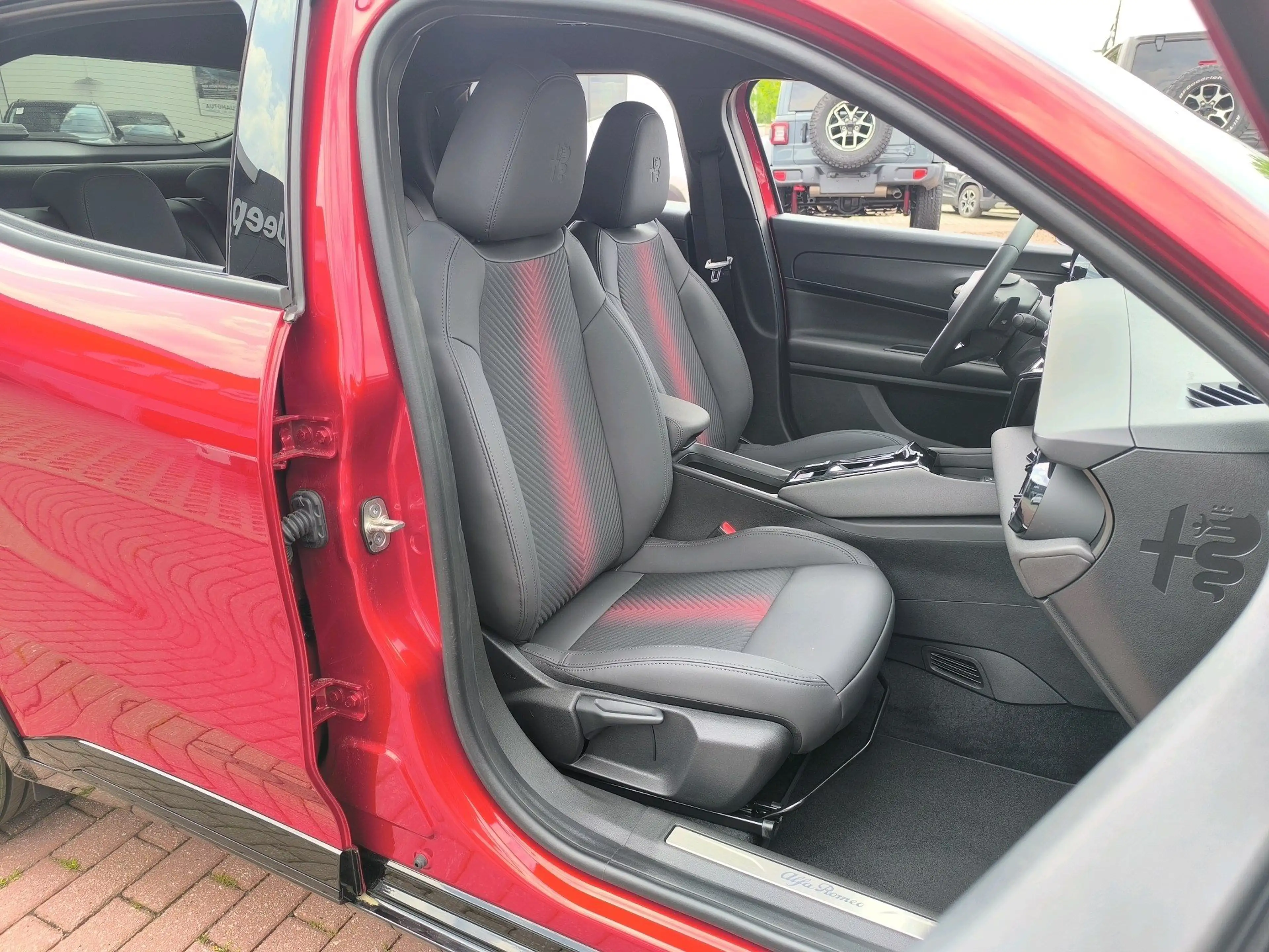 Alfa Romeo Junior Ibrida 1.2 VGT 48V-Hybrid 107 kW Q4 — photo 11