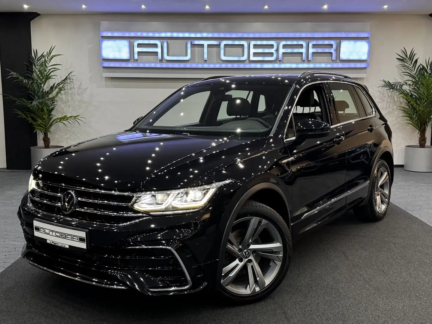 Volkswagen Tiguan R-Line Schwarz - 1