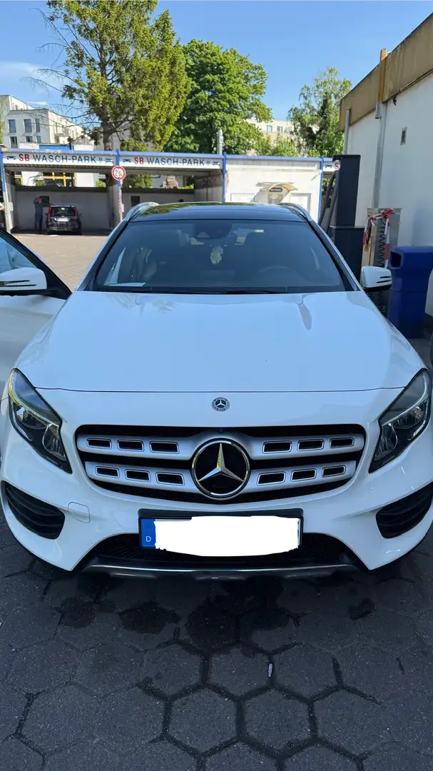 Mercedes-Benz GLA 180 GLA 180 (156.942) !!! nur 8700 km !!! Weiß - 1