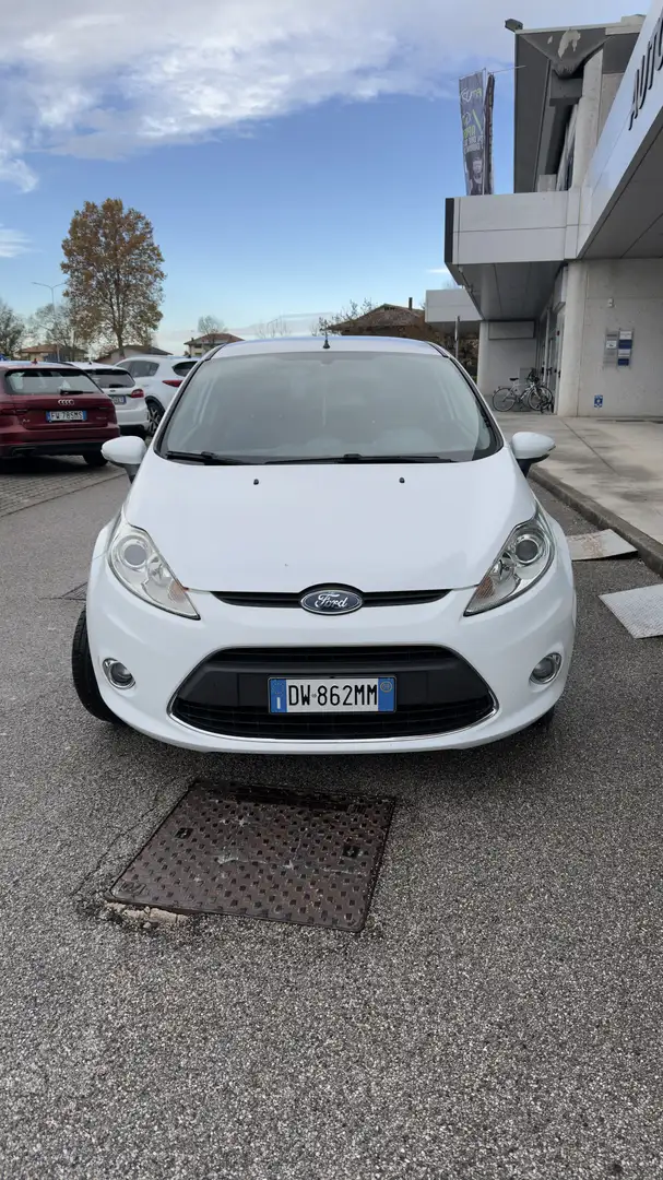 Ford Fiesta Fiesta 3p 1.2 16v Titanium 82cv Blanc - 1