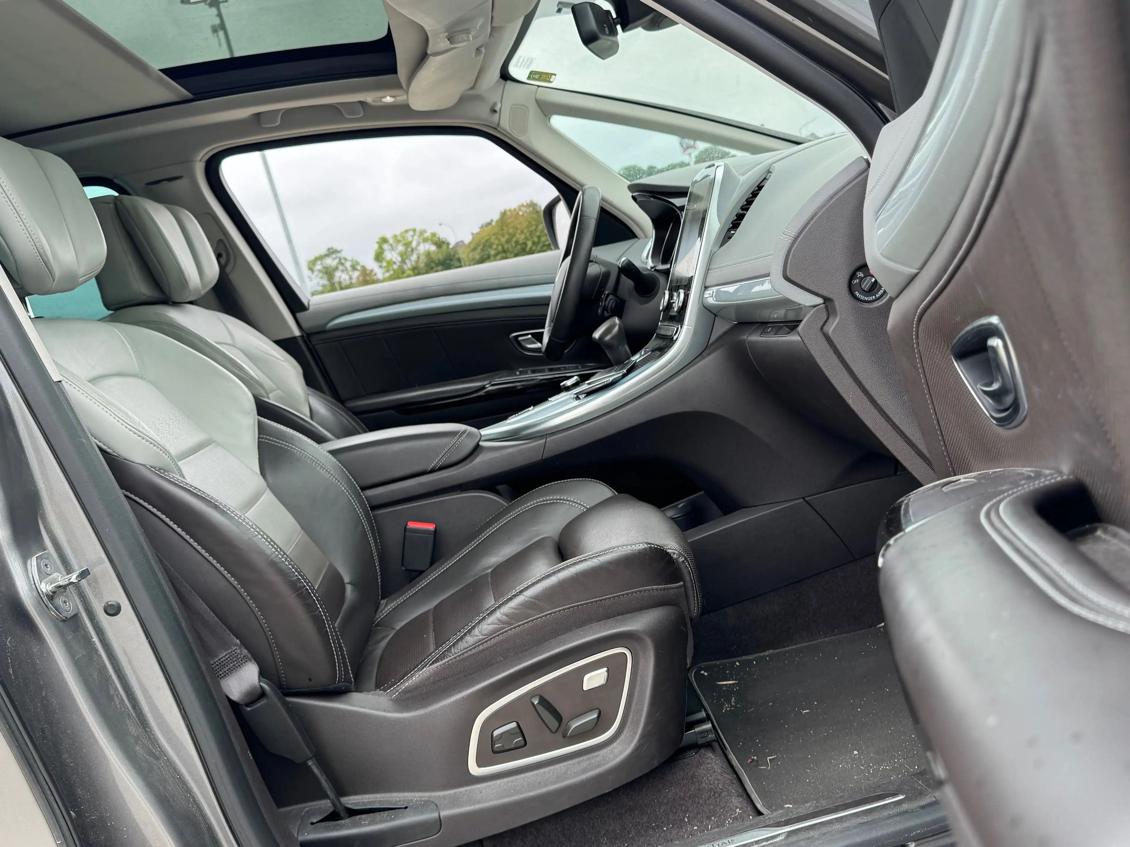 Renault Espace 1.6 TCe Initiale Paris / 7PLACES / BOITE AUTO / FULLOPTIONS / 1PROP — photo 7