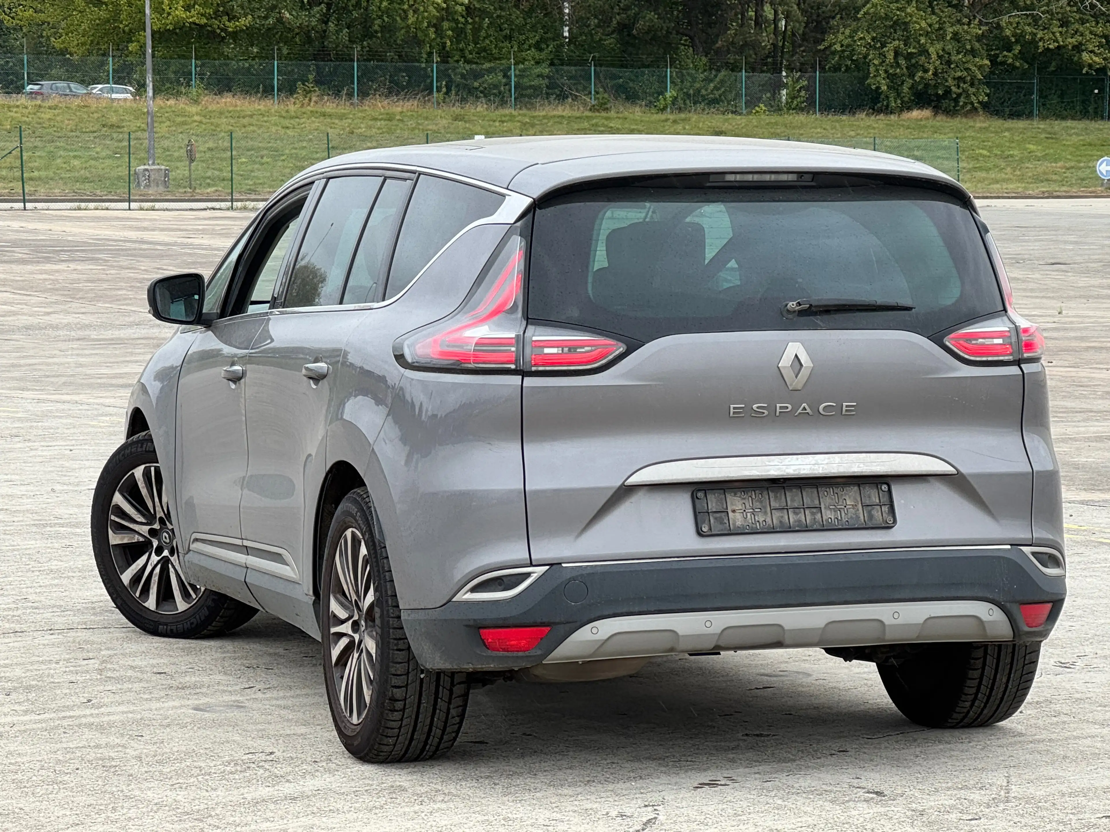 Renault Espace 1.6 TCe Initiale Paris / 7PLACES / BOITE AUTO / FULLOPTIONS / 1PROP — photo 3