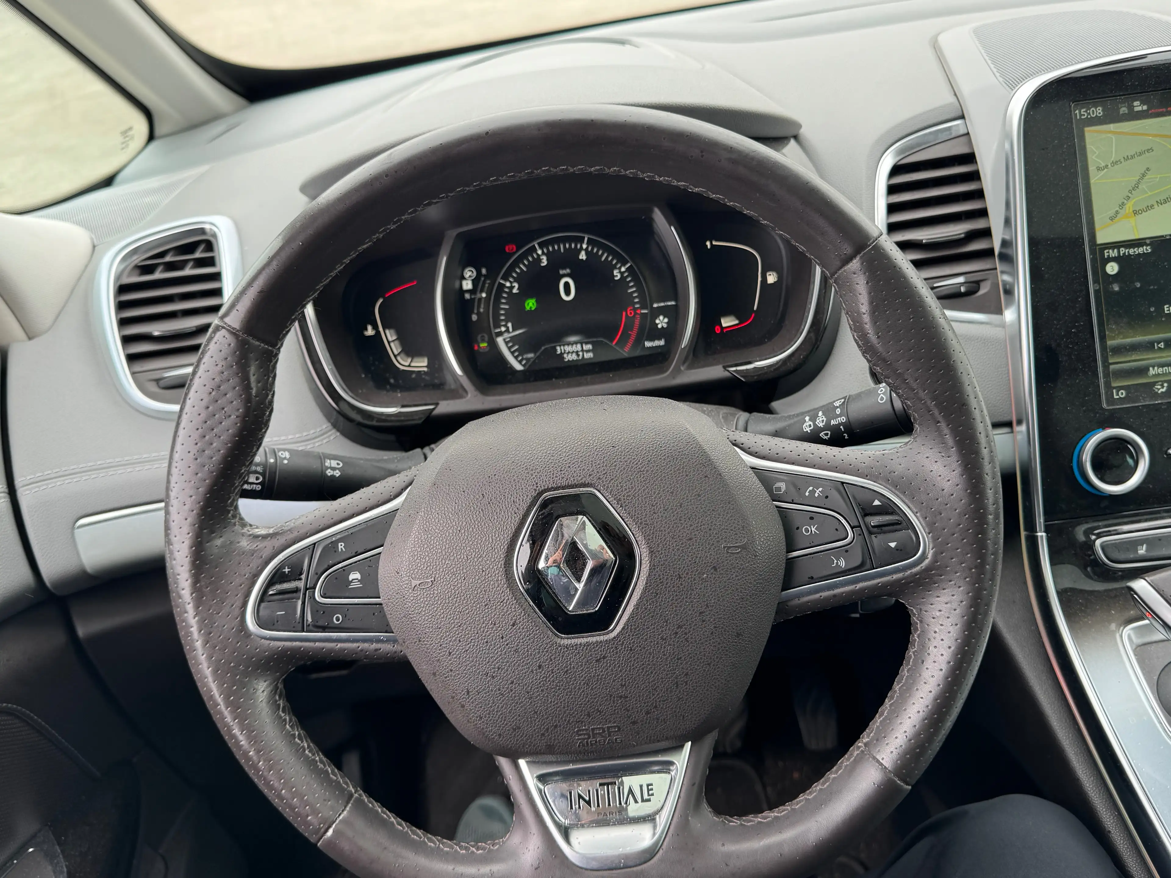Renault Espace 1.6 TCe Initiale Paris / 7PLACES / BOITE AUTO / FULLOPTIONS / 1PROP — photo 10