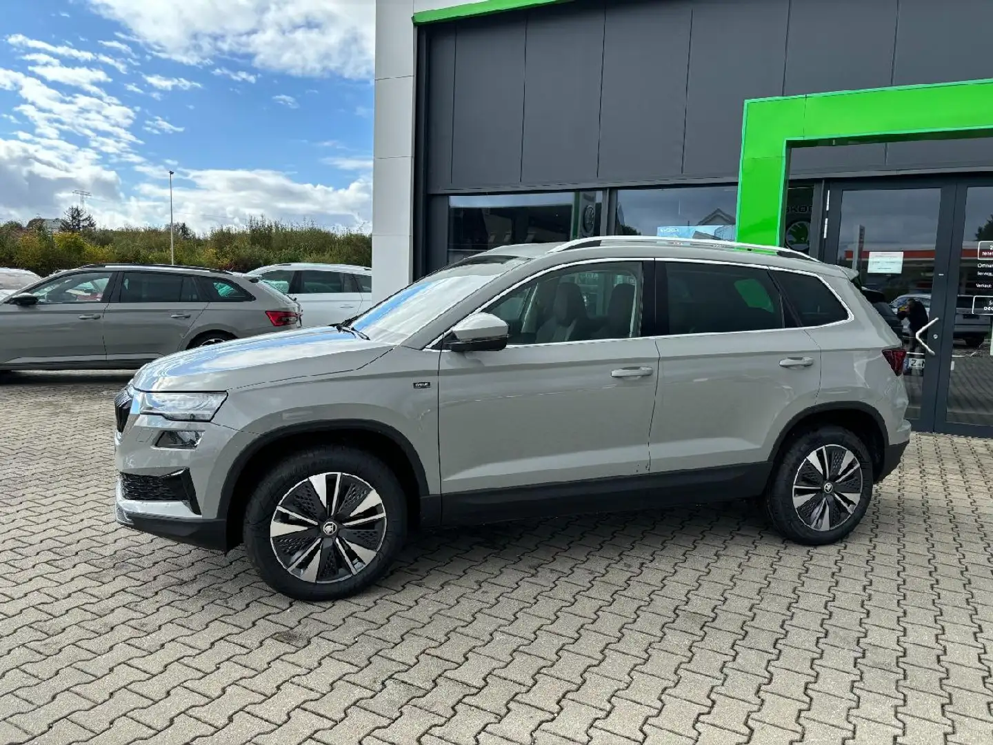Skoda Karoq Karoq 1.5 TSI DSG Drive KESSY*PDC*KAMERA Gris - 2