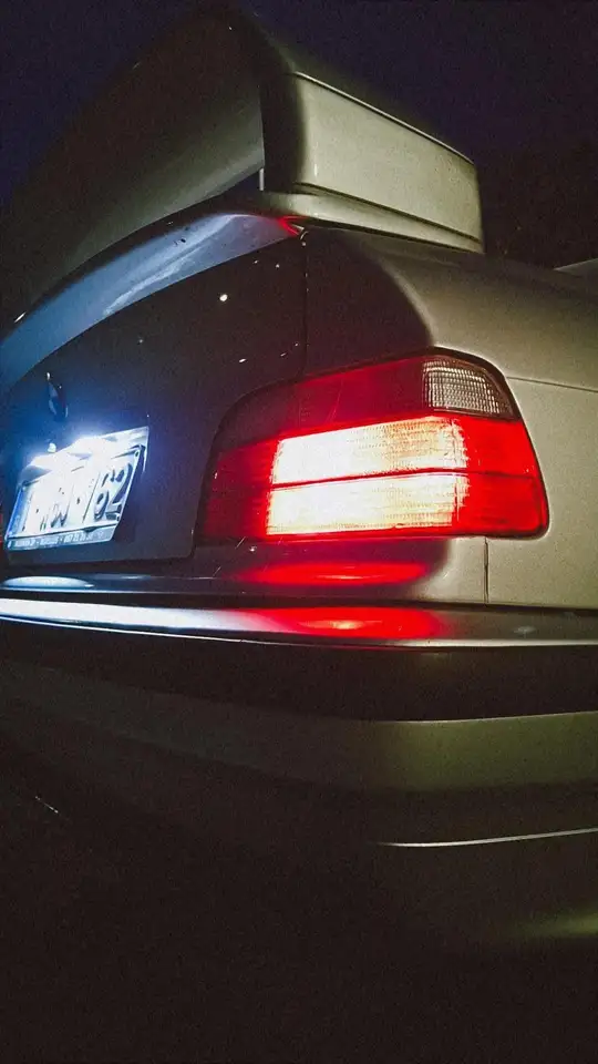 BMW 318i, foto 8