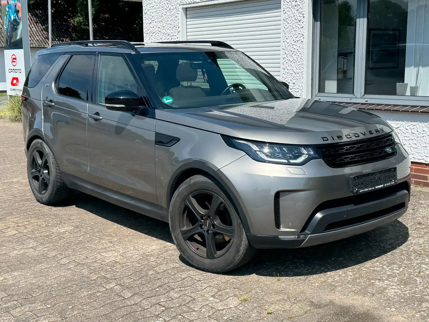 Land Rover Discovery 5 HSE TD6 Panorama Silber - 1
