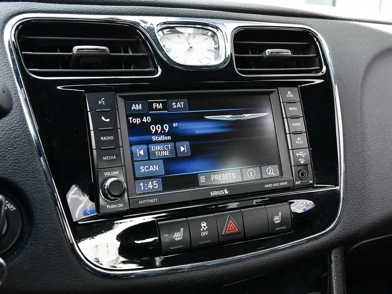 Chrysler 200 photo Chrysler 200