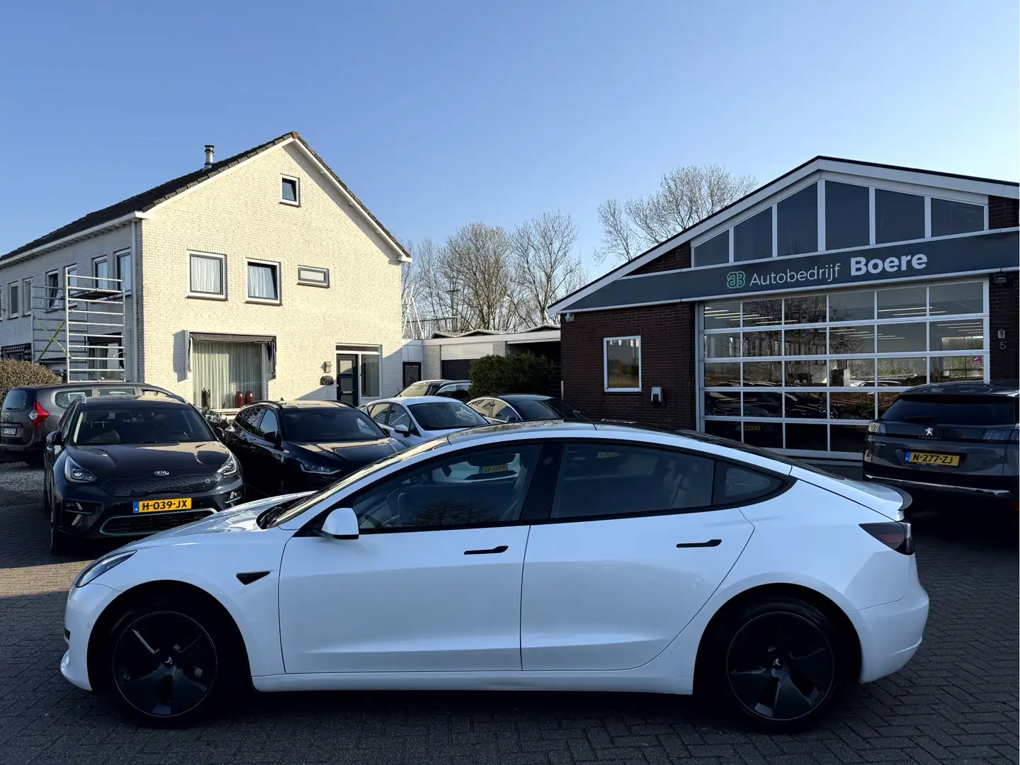 Tesla Model 3 RWD Plus Trekhaak, Panoramadak, Camera Wit - 2