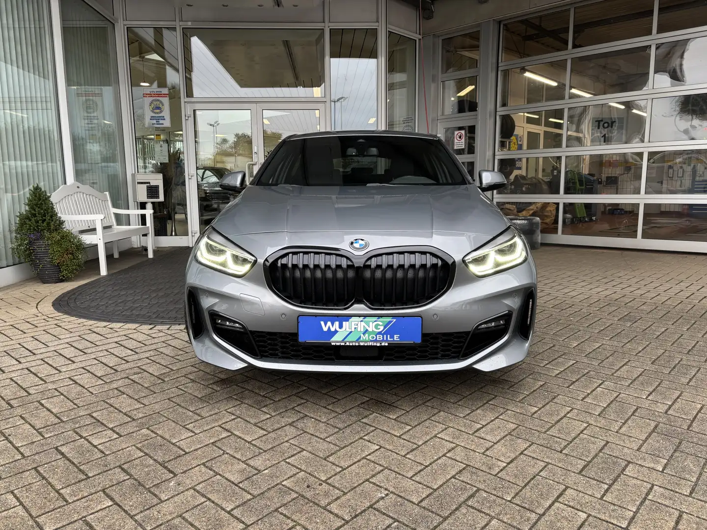 BMW 118 i M Sport 1.Hd LED FPK NAVI HARMANN&KARDON Gris - 2