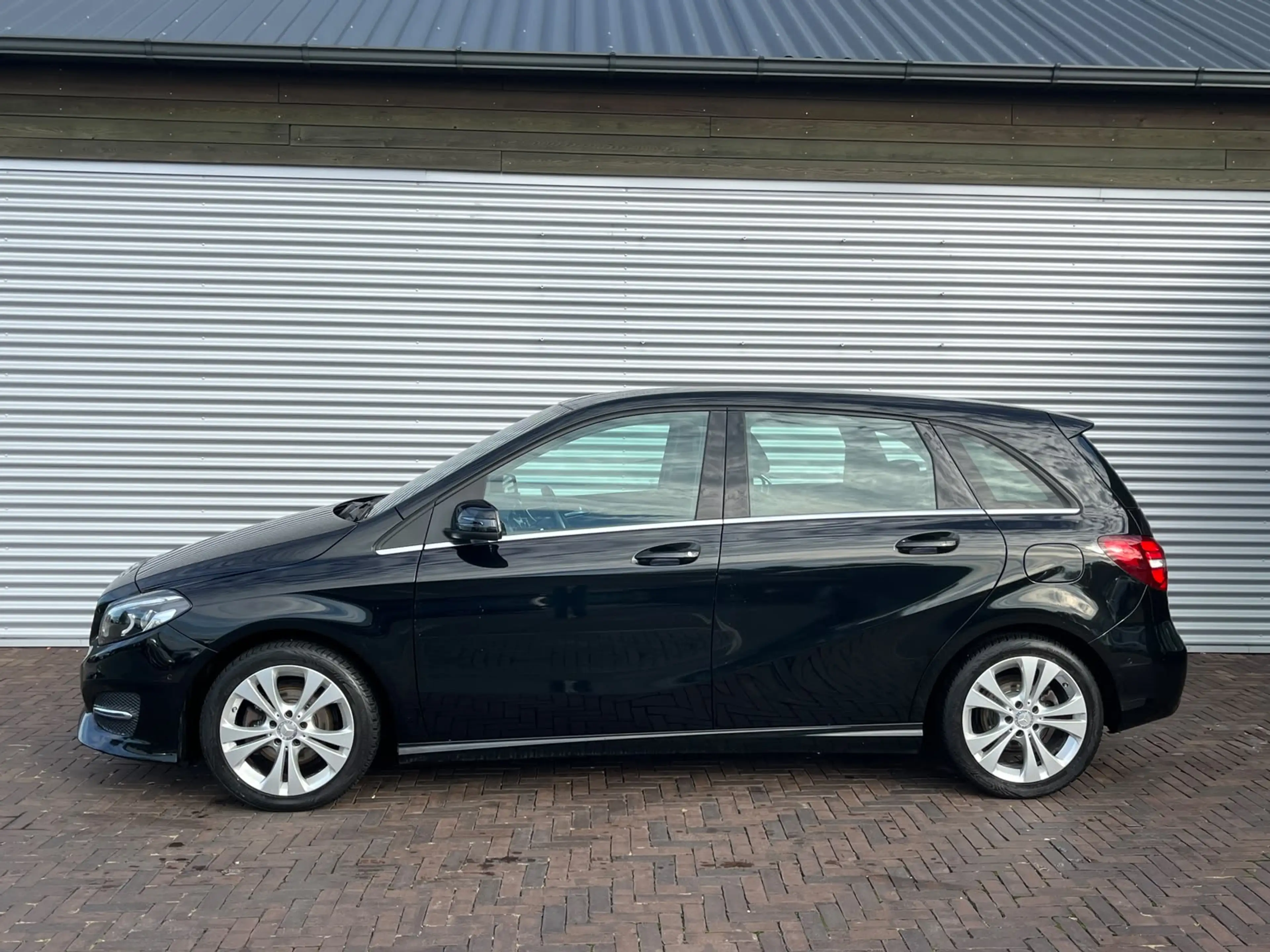 Mercedes-Benz B 200 Prestige LAGE KM! — photo 4