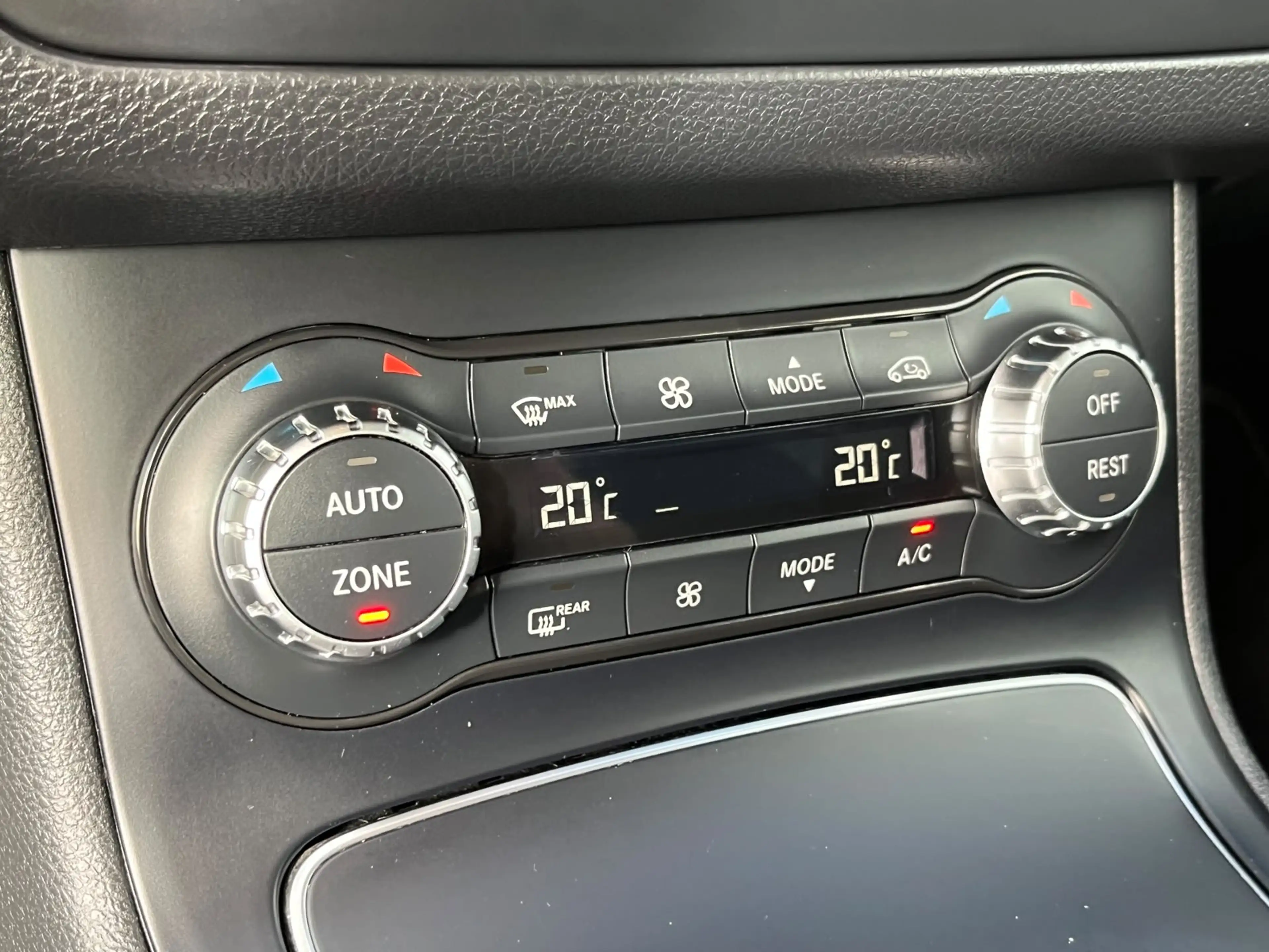 Mercedes-Benz B 200 Prestige LAGE KM! — photo 11